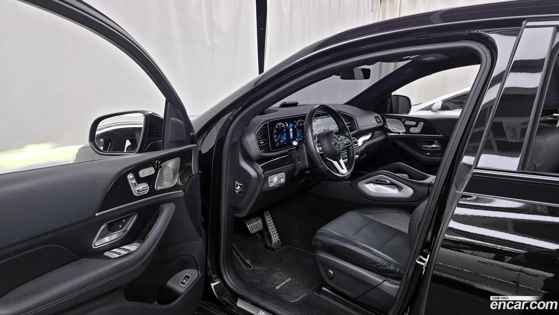 GLE-Class Mercedes-Benz 2022.9-INNER-010
