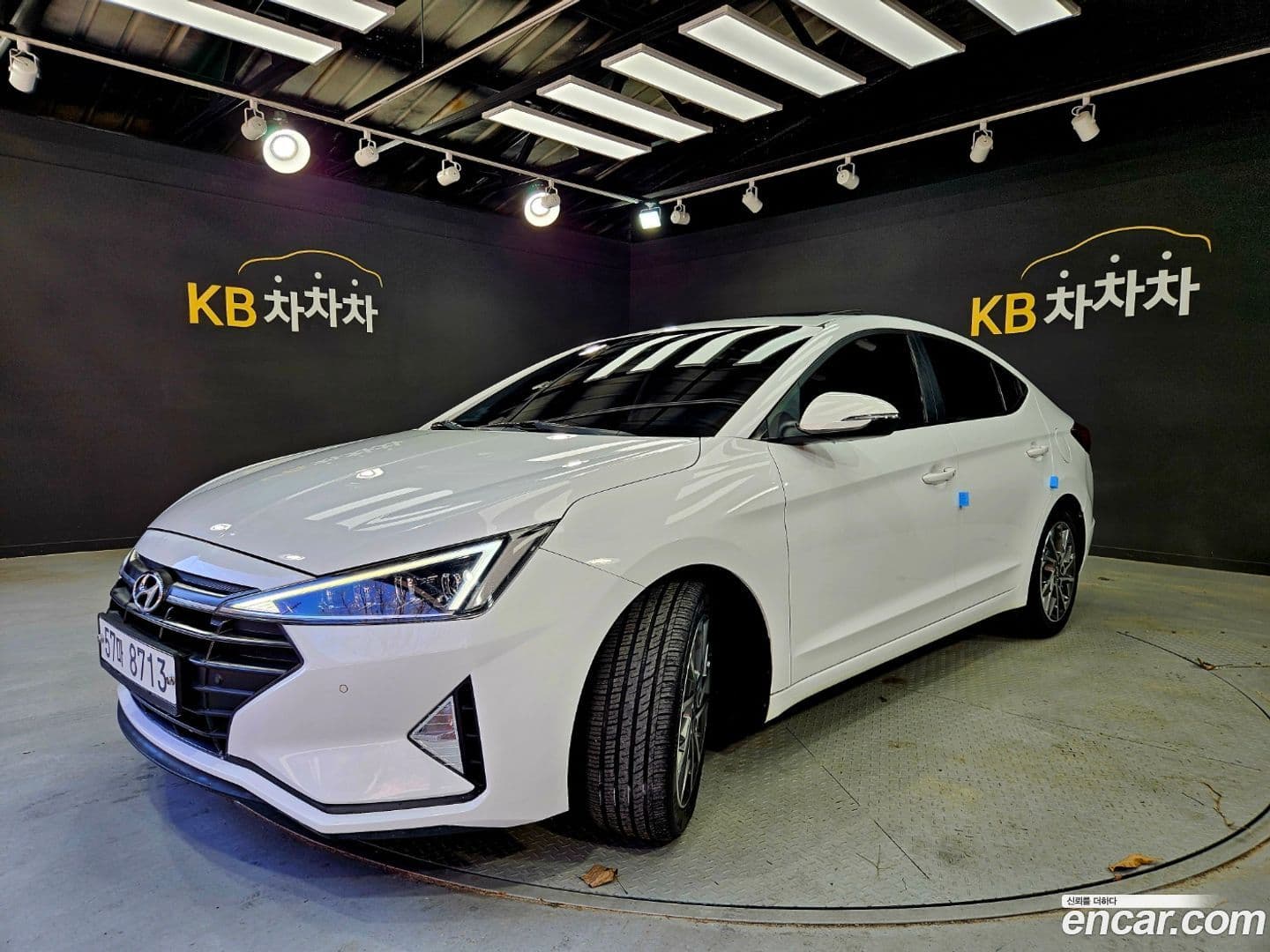 Main__Slider__Photo:AVANTE Hyundai 2019.2-0