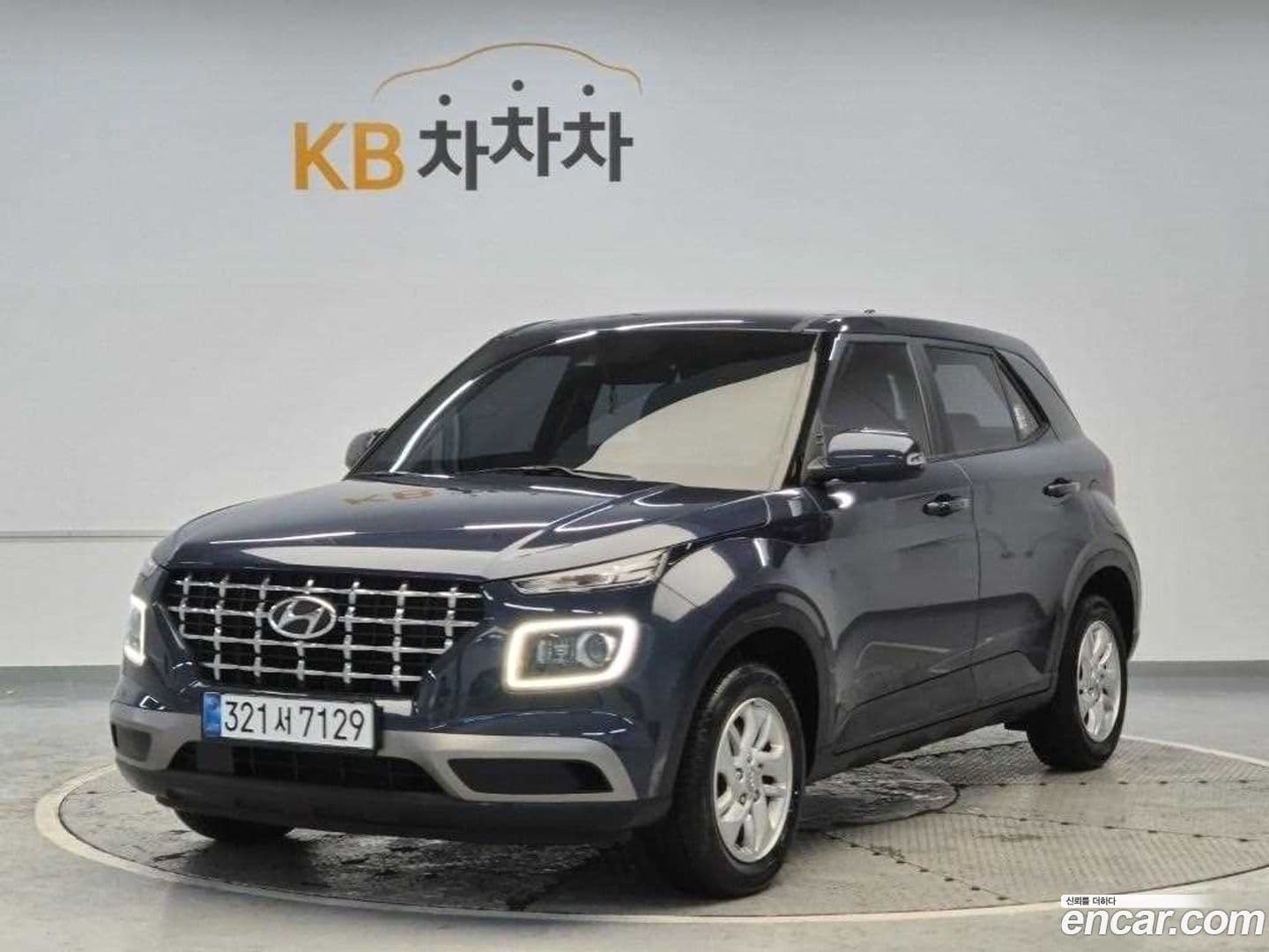 Main__Slider__Photo:Venue Hyundai 2021.3-0