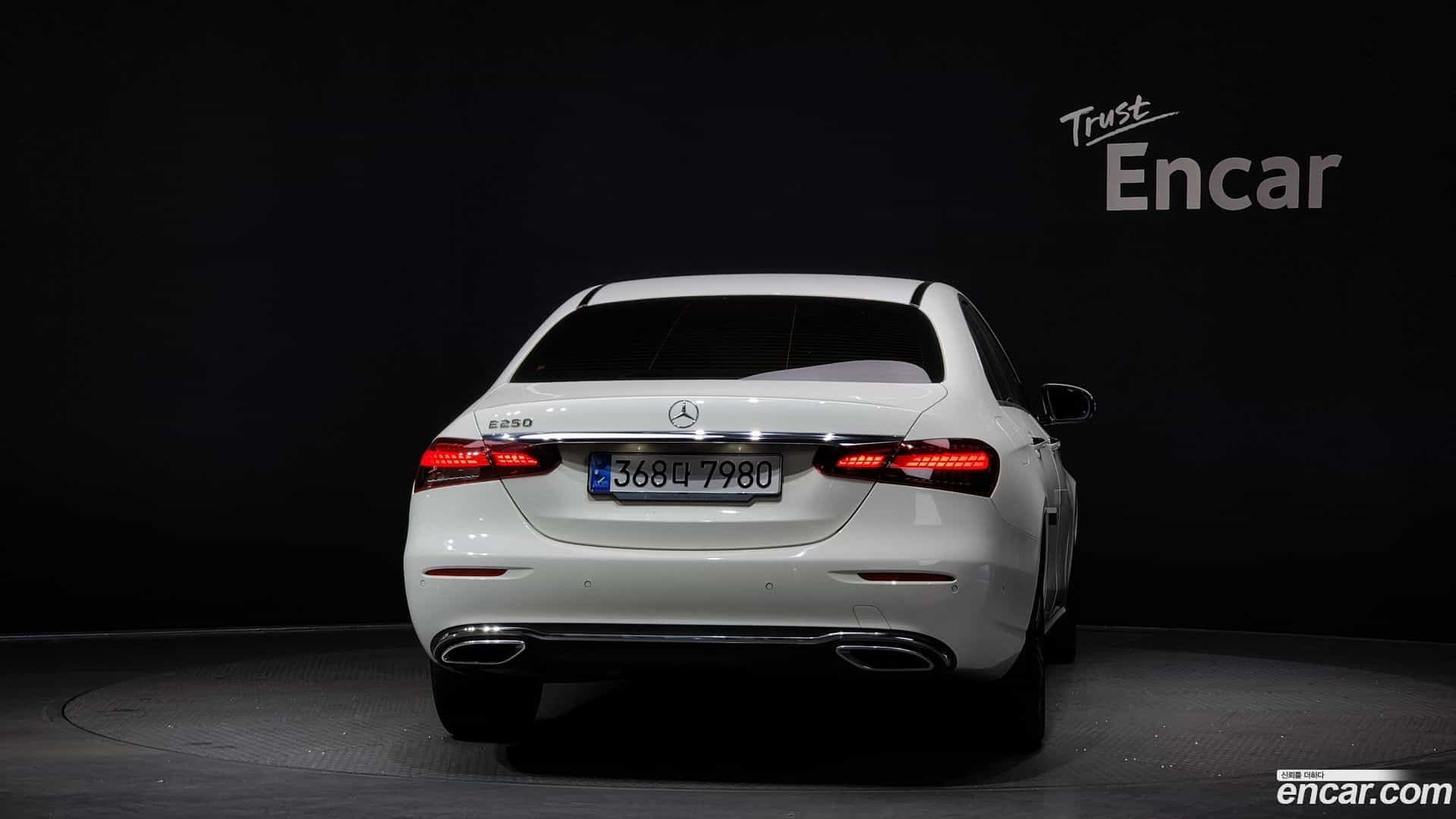 E-Class Mercedes-Benz 2021.11-OUTER-004