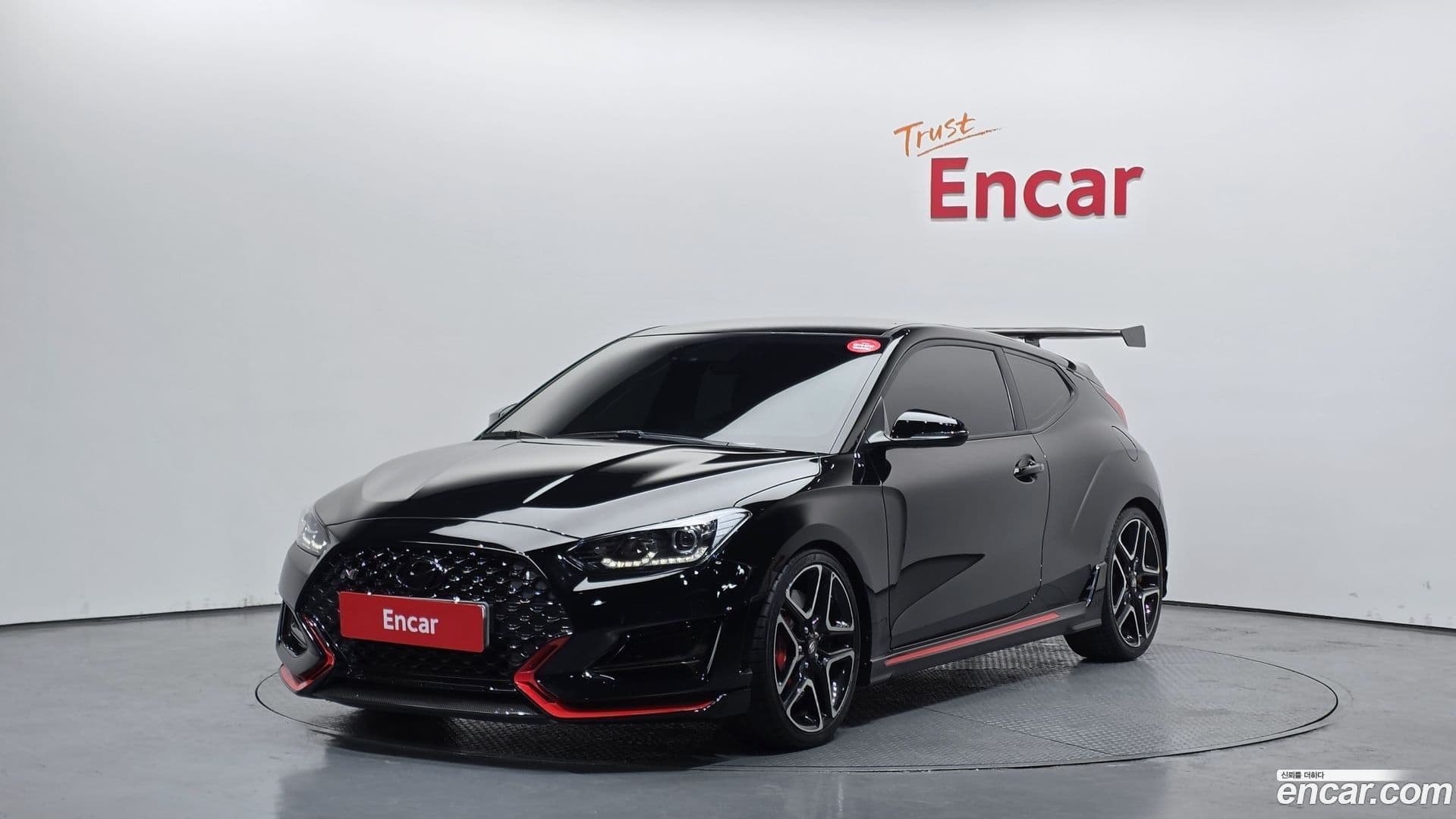 Main__Slider__Photo:Veloster Hyundai 2021.4-0