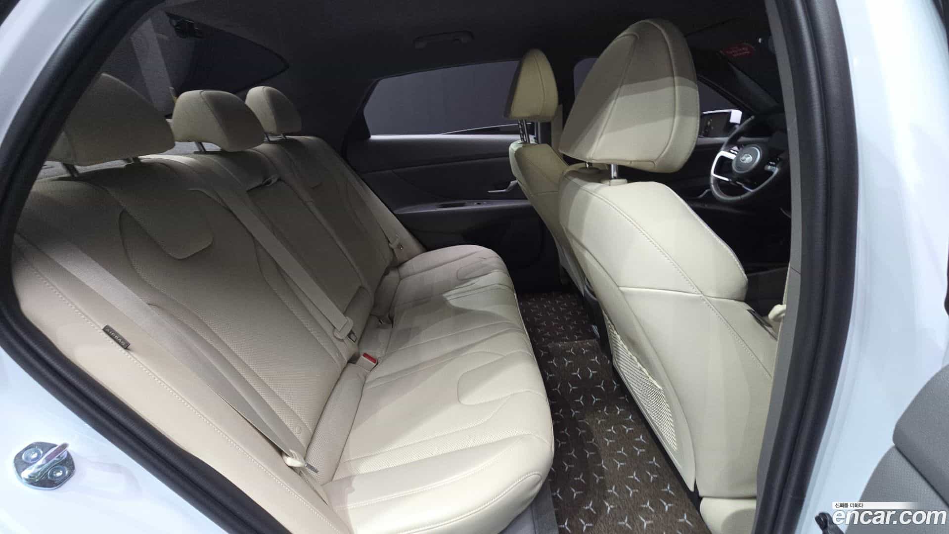 AVANTE Hyundai 2025.7-OPTION-016