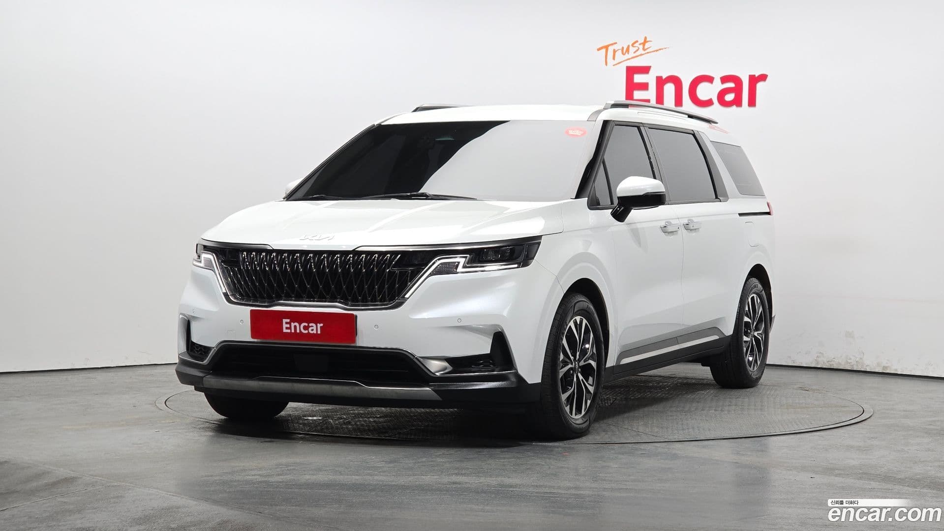Main__Slider__Photo:Canival Kia 2023.8-0
