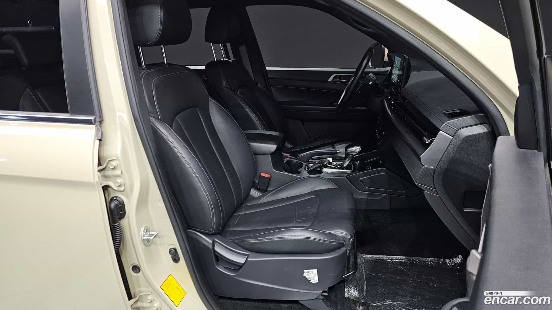 Rexton KG Mobility 2023.9-INNER-010