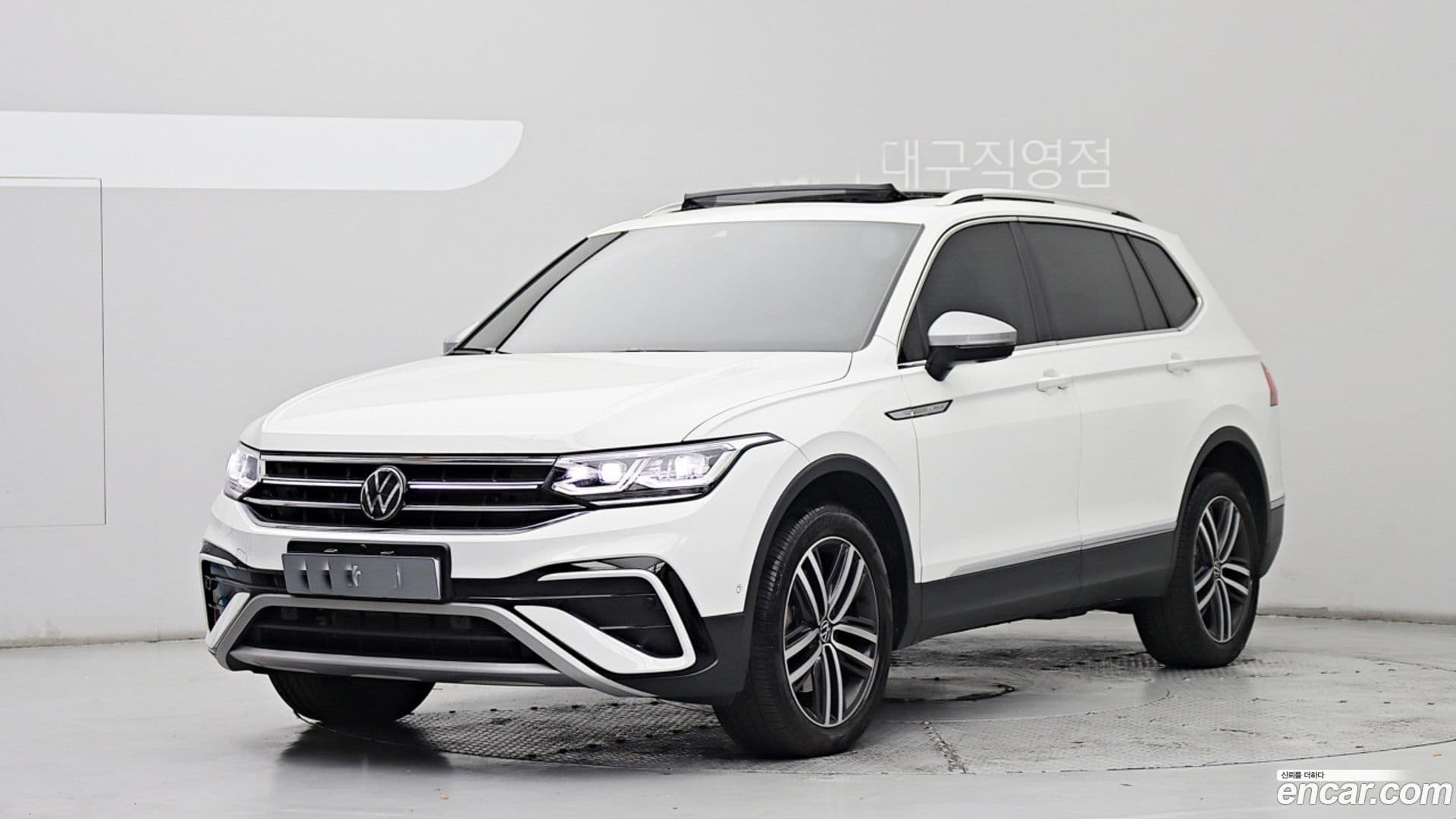 Main__Slider__Photo:Tiguan Volkswagen 2024.6-0