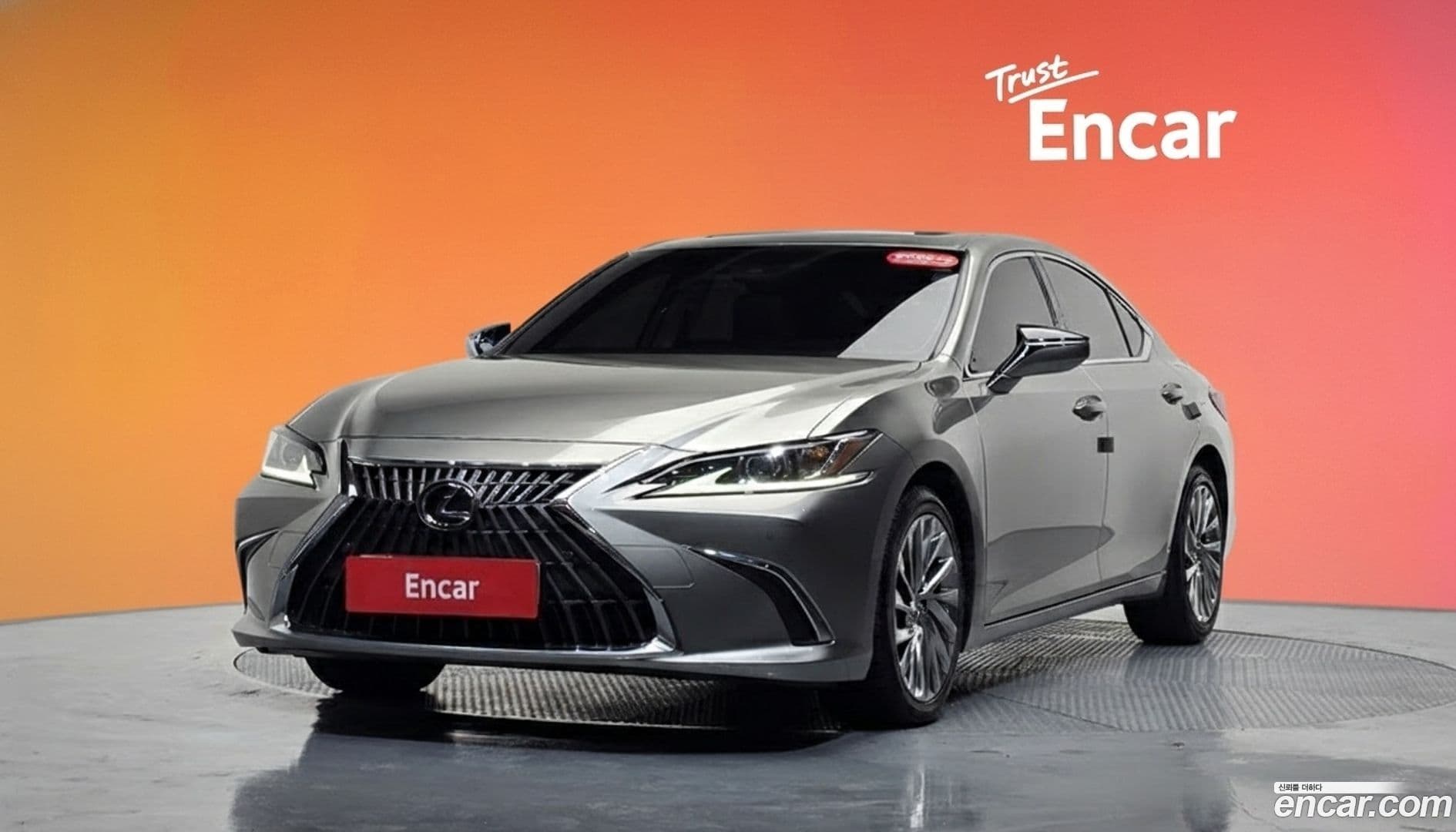 Main__Slider__Photo:ES Lexus 2022.11-0