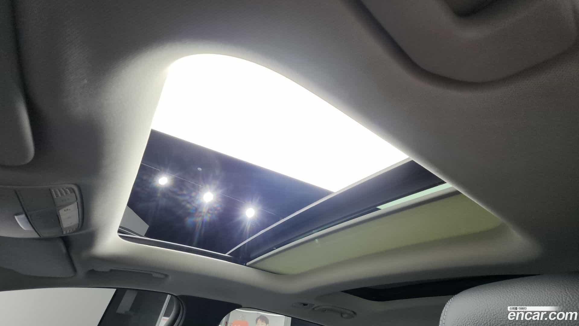 GLC-Class Mercedes-Benz 2018.11-OPTION-022