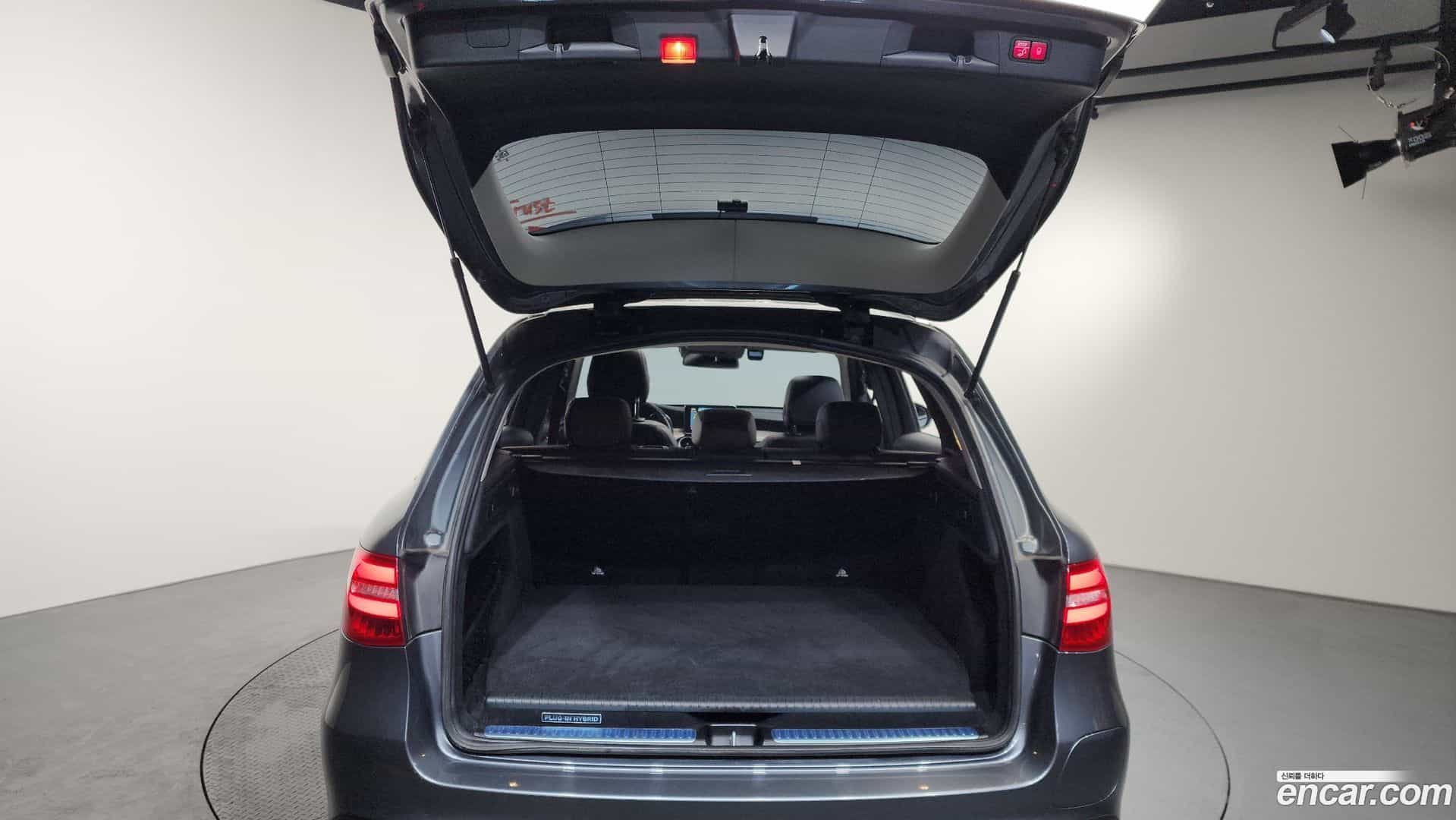 GLC-Class Mercedes-Benz 2018.11-OPTION-024