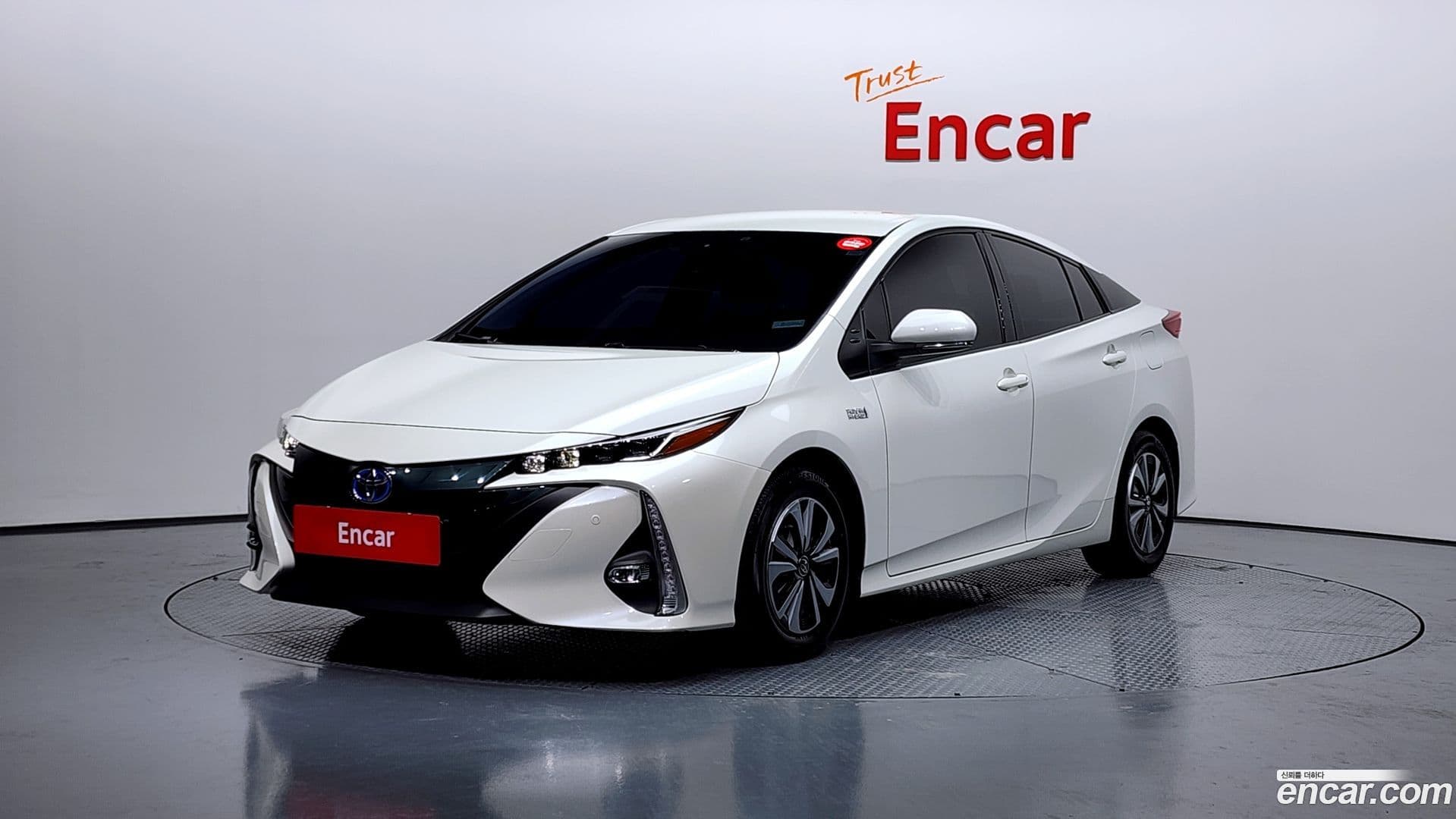 Main__Slider__Photo:Prius Toyota 2017.10-0