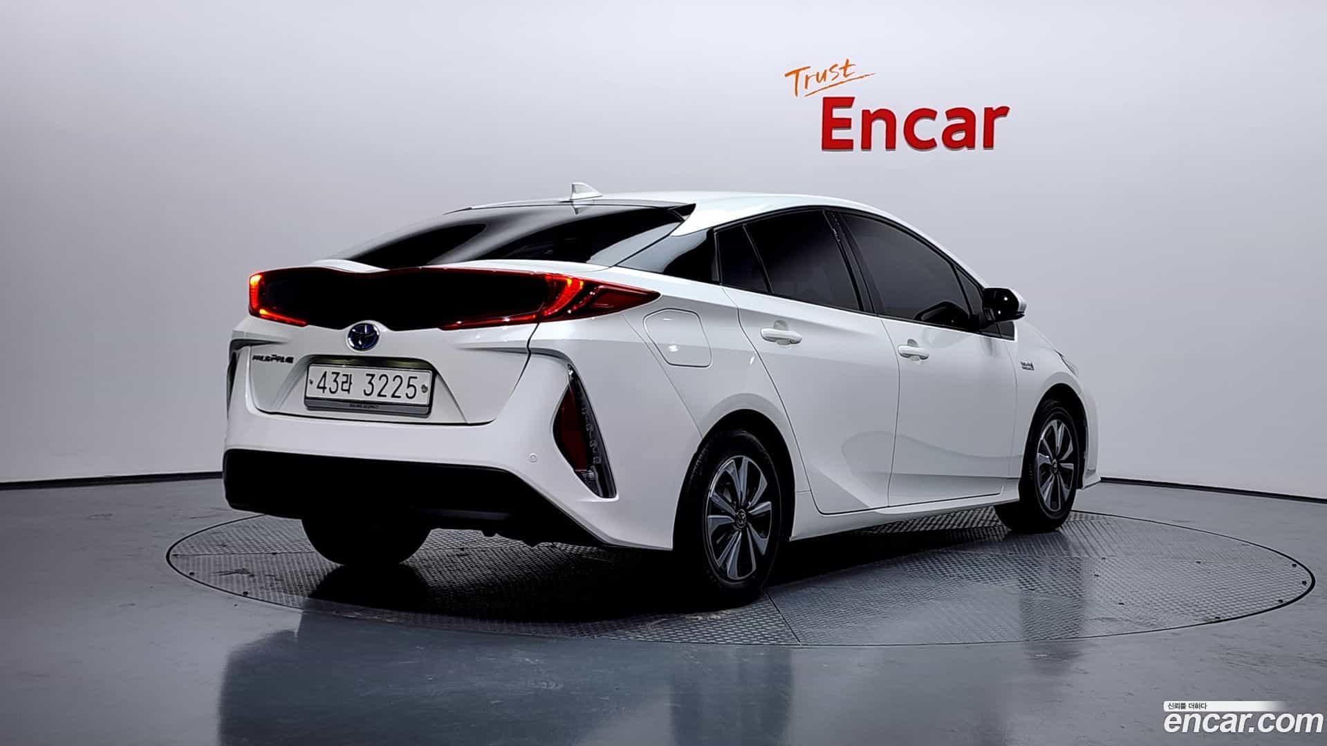 Prius Toyota 2017.10-OUTER-002