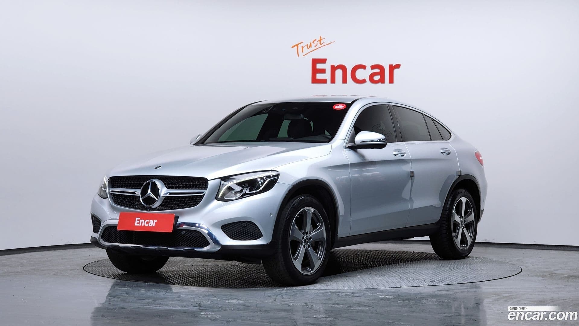 Main__Slider__Photo:GLC-Class Mercedes-Benz 2019.2-0