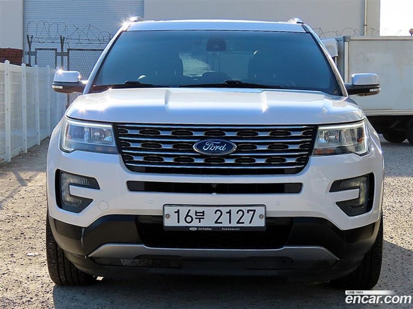 Main__Slider__Photo:Explorer Ford 2015.9-0
