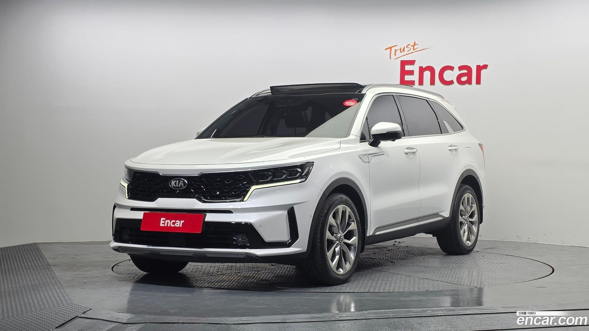 Main__Slider__Photo:Sorento Kia 2020.5-0