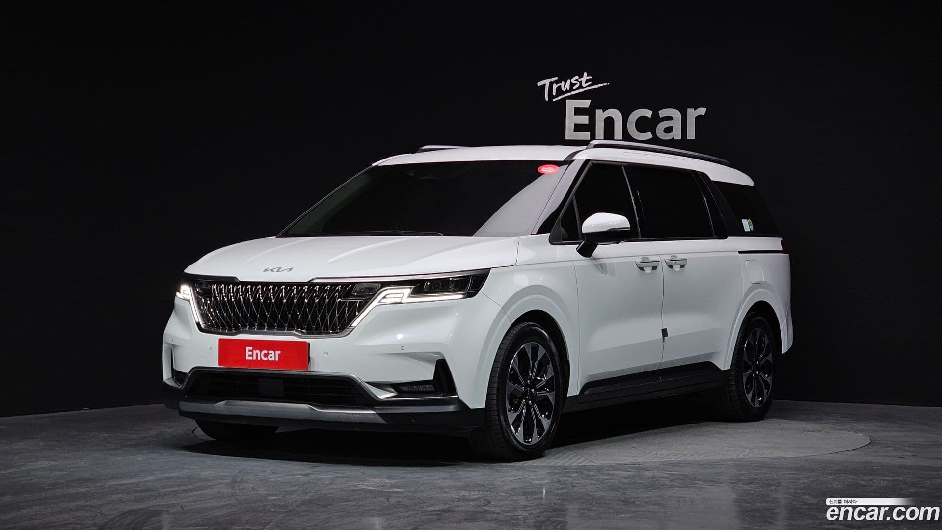 Main__Slider__Photo:Canival Kia 2021.10-0