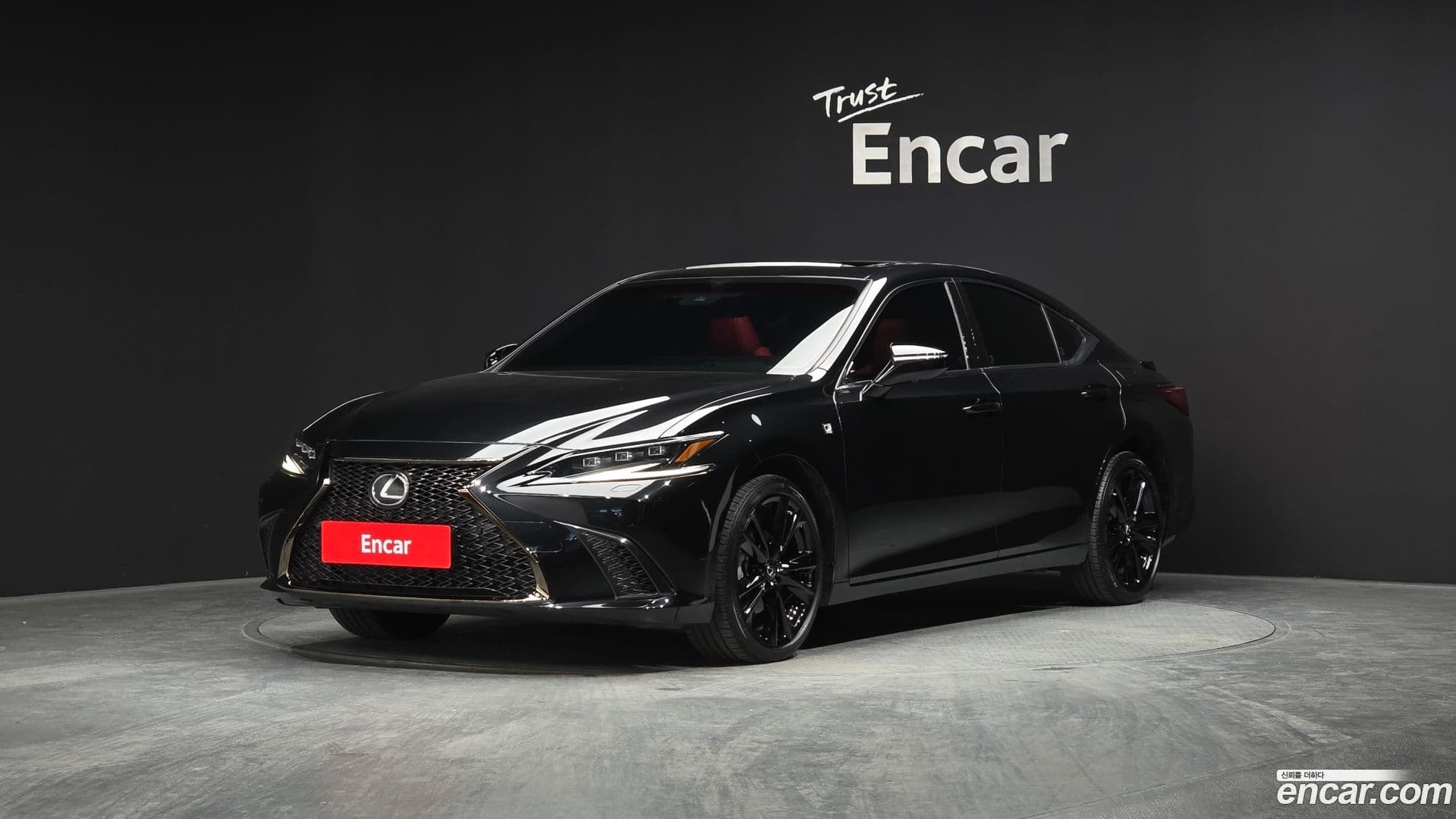 Main__Slider__Photo:ES Lexus 2023.7-0