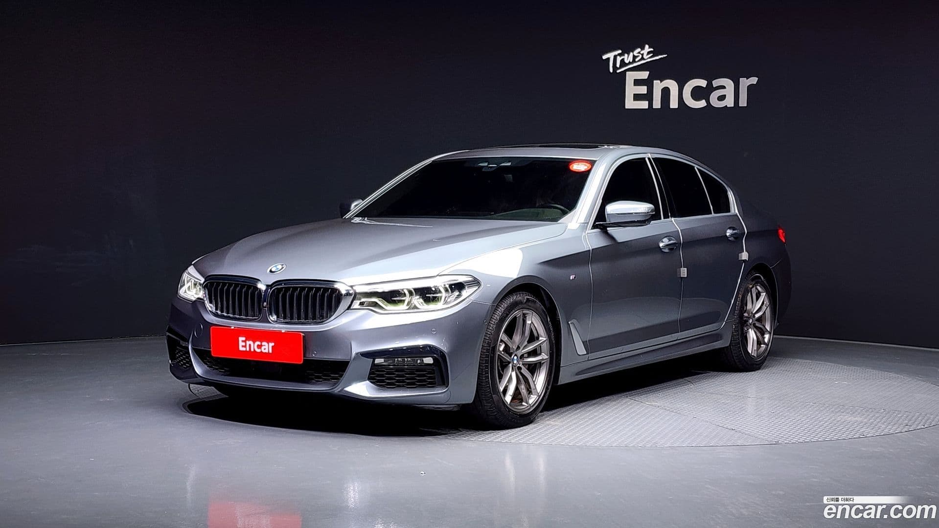 Main__Slider__Photo:5-Series BMW 2017.10-0