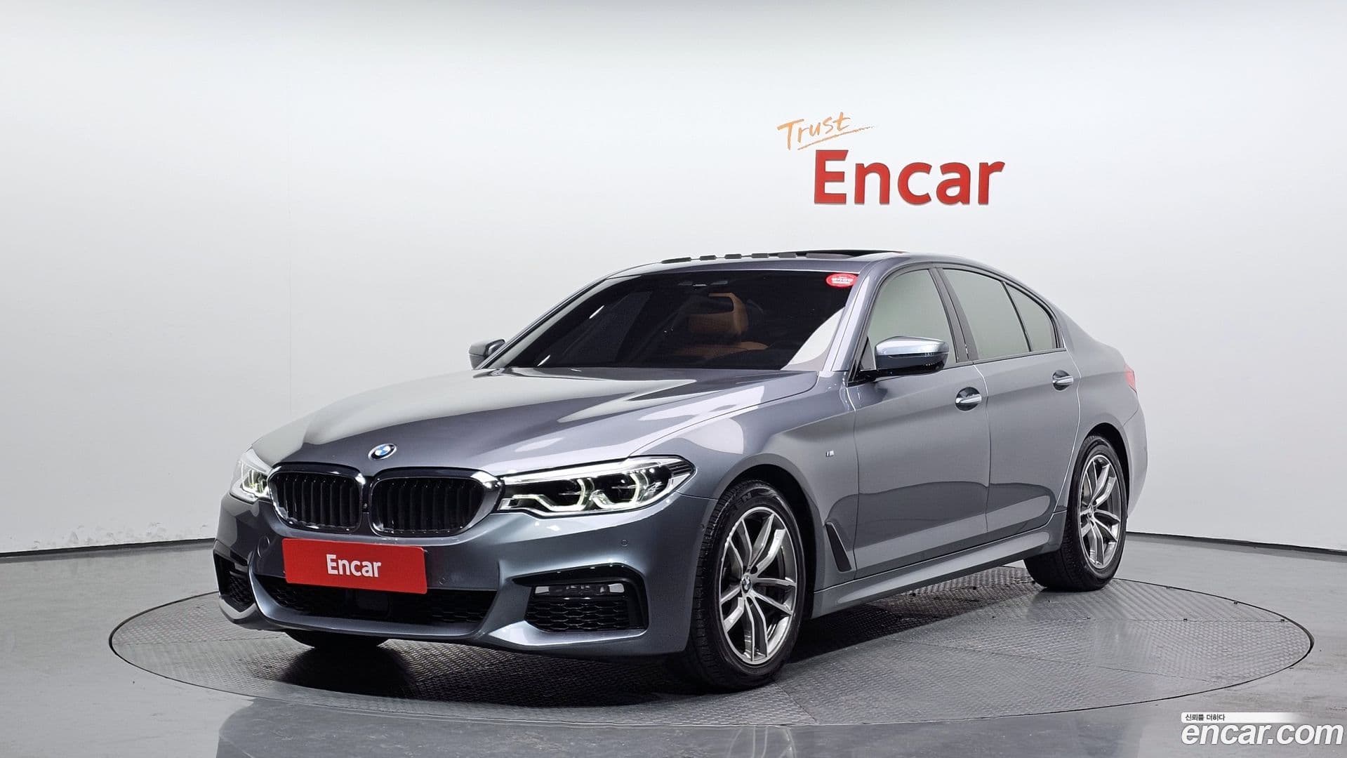 Main__Slider__Photo:5-Series BMW 2017.8-0