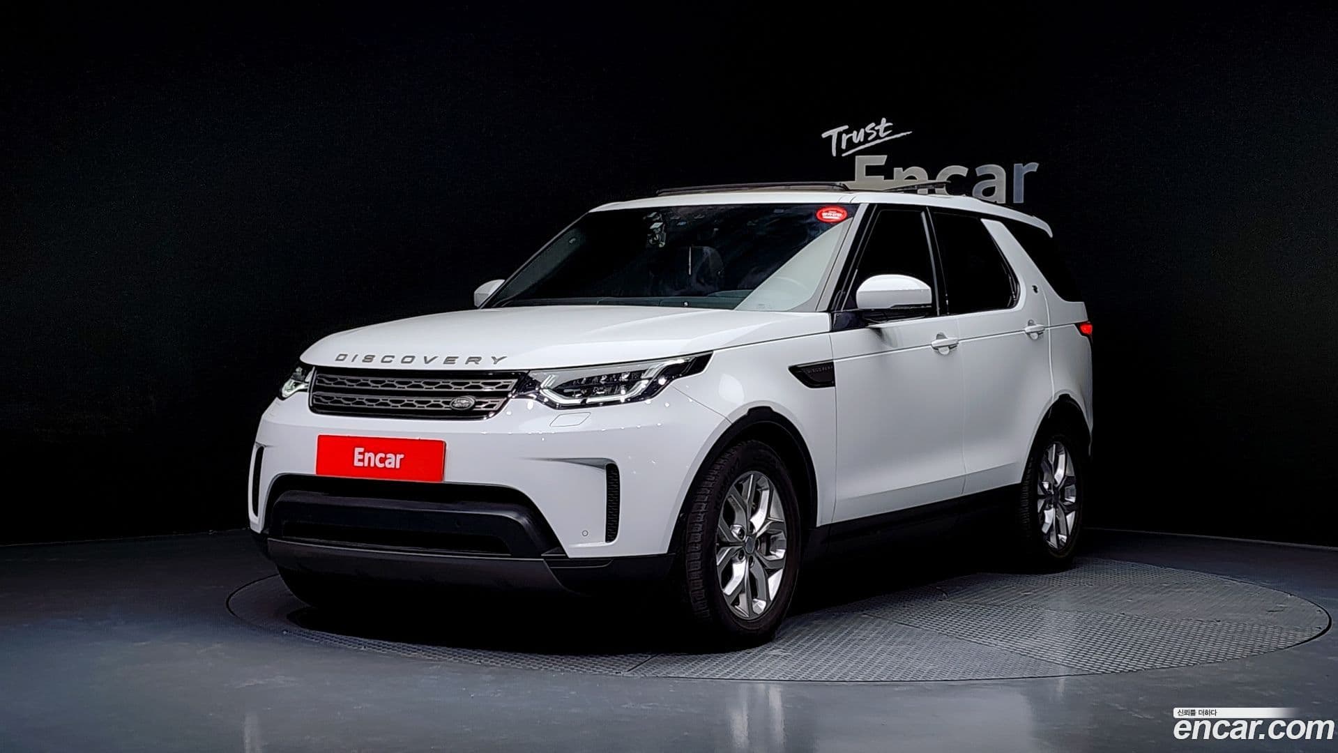 Main__Slider__Photo:Discovery Land Rover 2019.11-0
