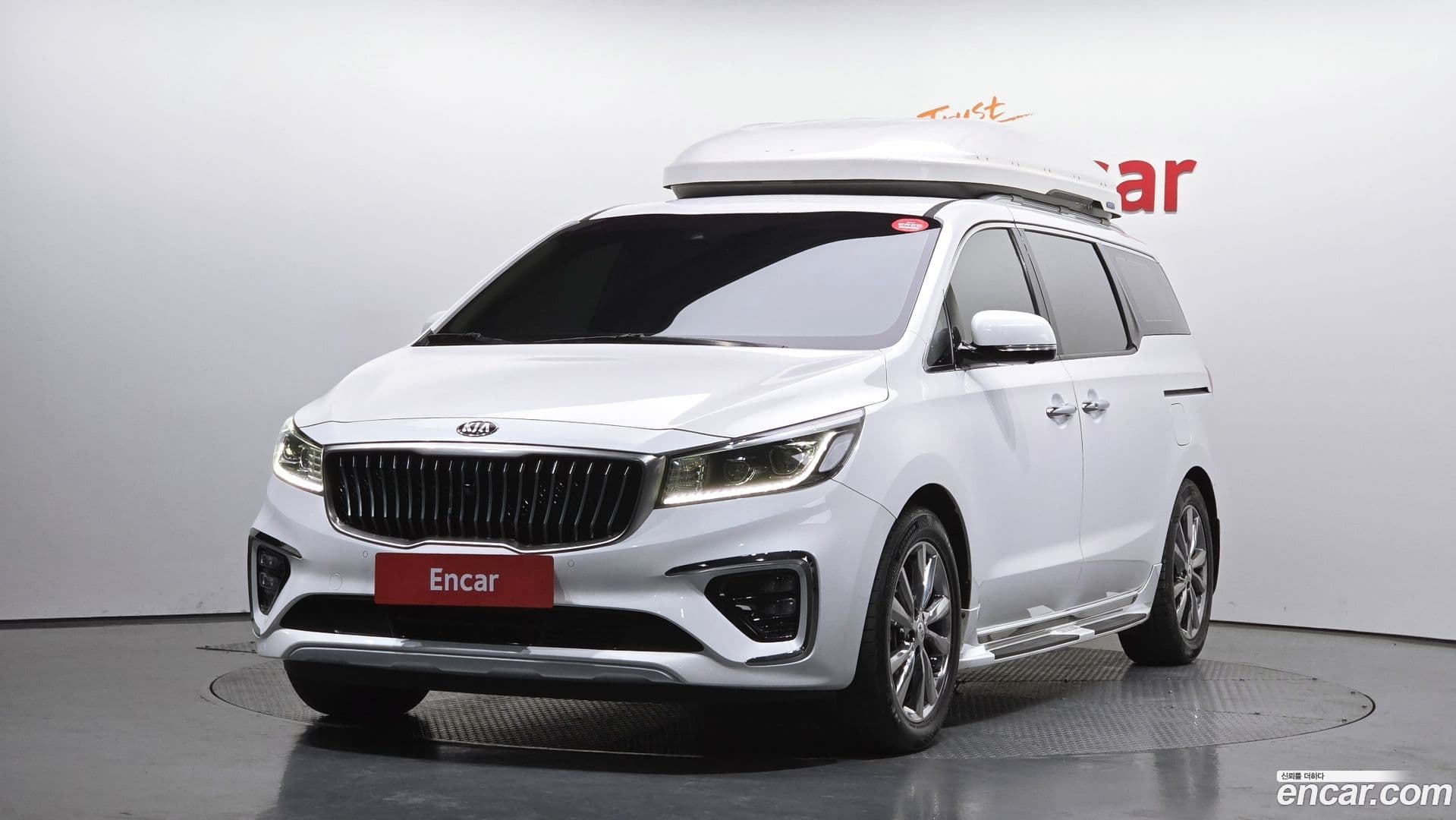 Main__Slider__Photo:Canival Kia 2019.8-0