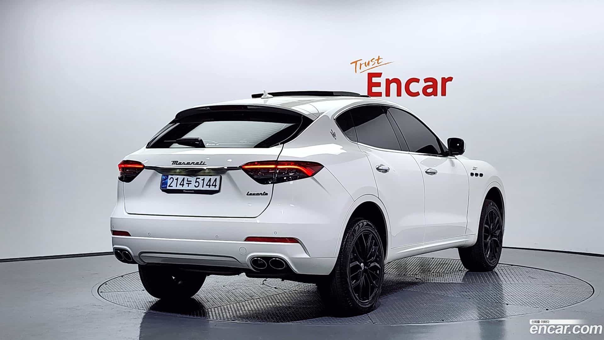 Levante Maserati 2022.11-OUTER-002