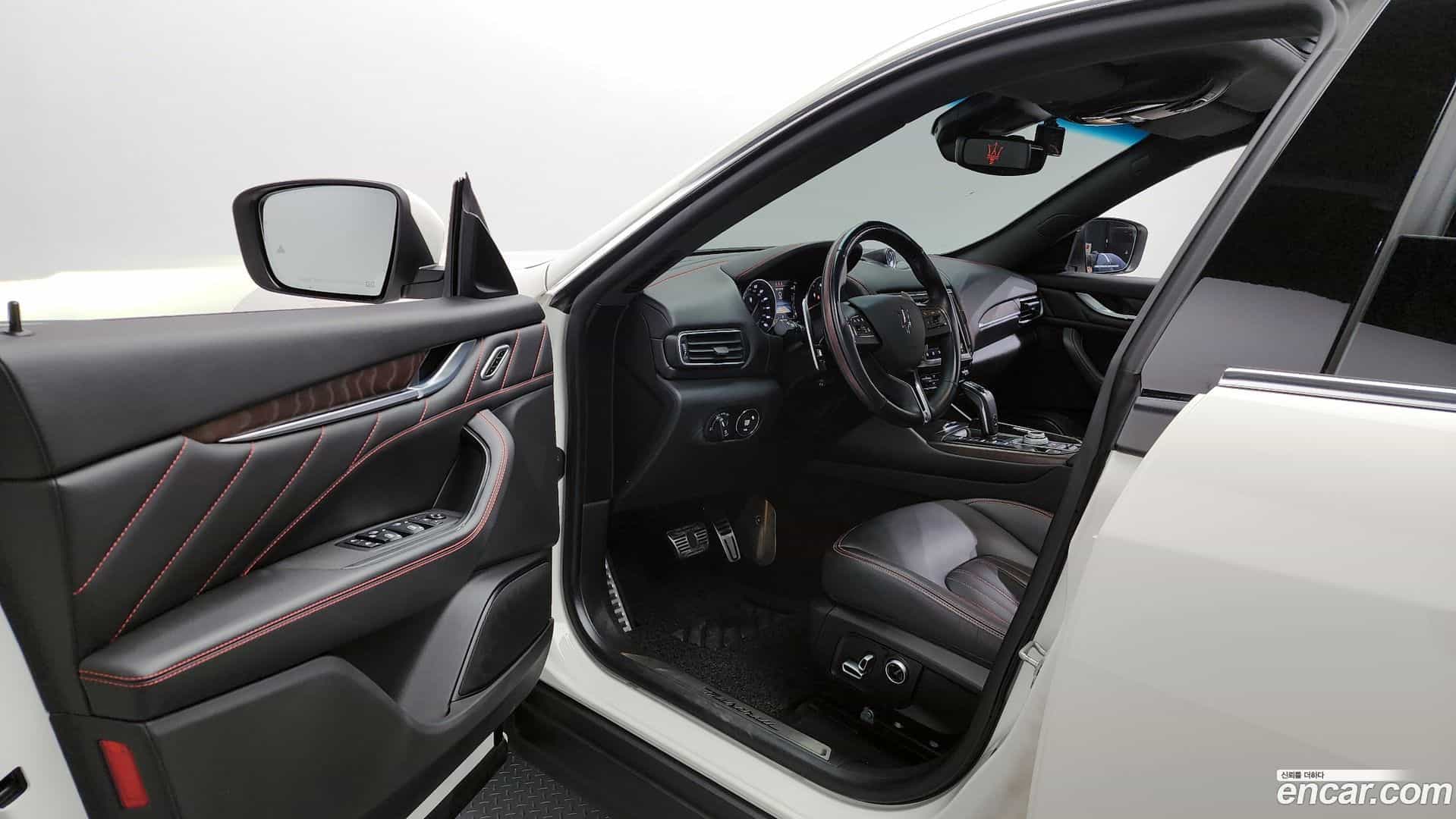 Levante Maserati 2022.11-INNER-010
