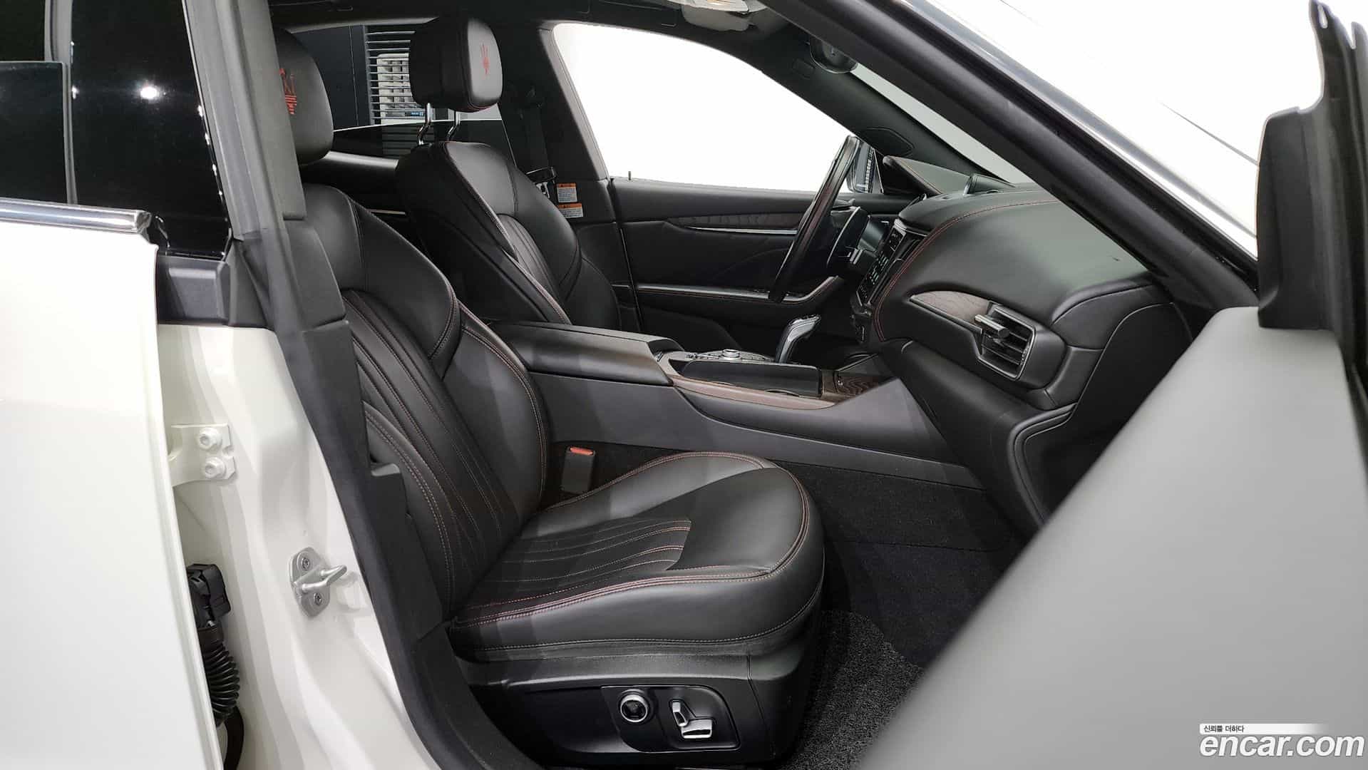 Levante Maserati 2022.11-OPTION-015