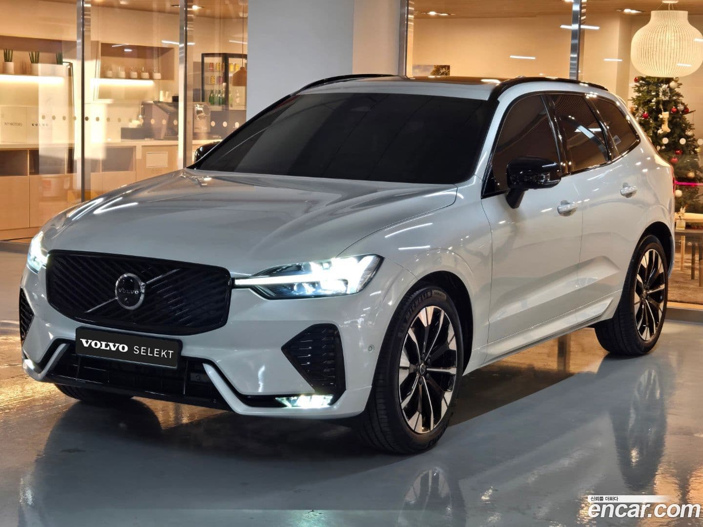 Main__Slider__Photo:XC60 Volvo 2025.7-0