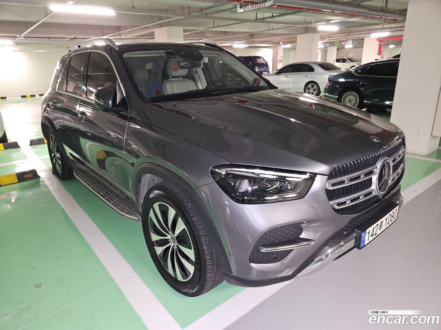 Main__Slider__Photo:GLE-Class Mercedes-Benz 2024.1-0