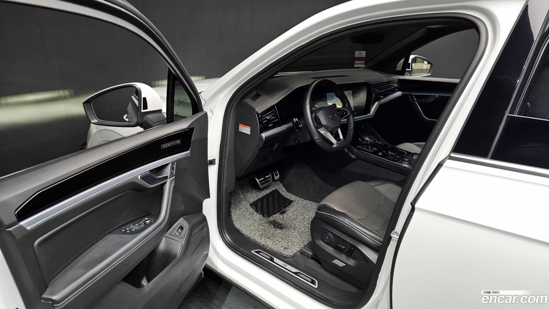 Touareg Volkswagen 2023.11-INNER-010