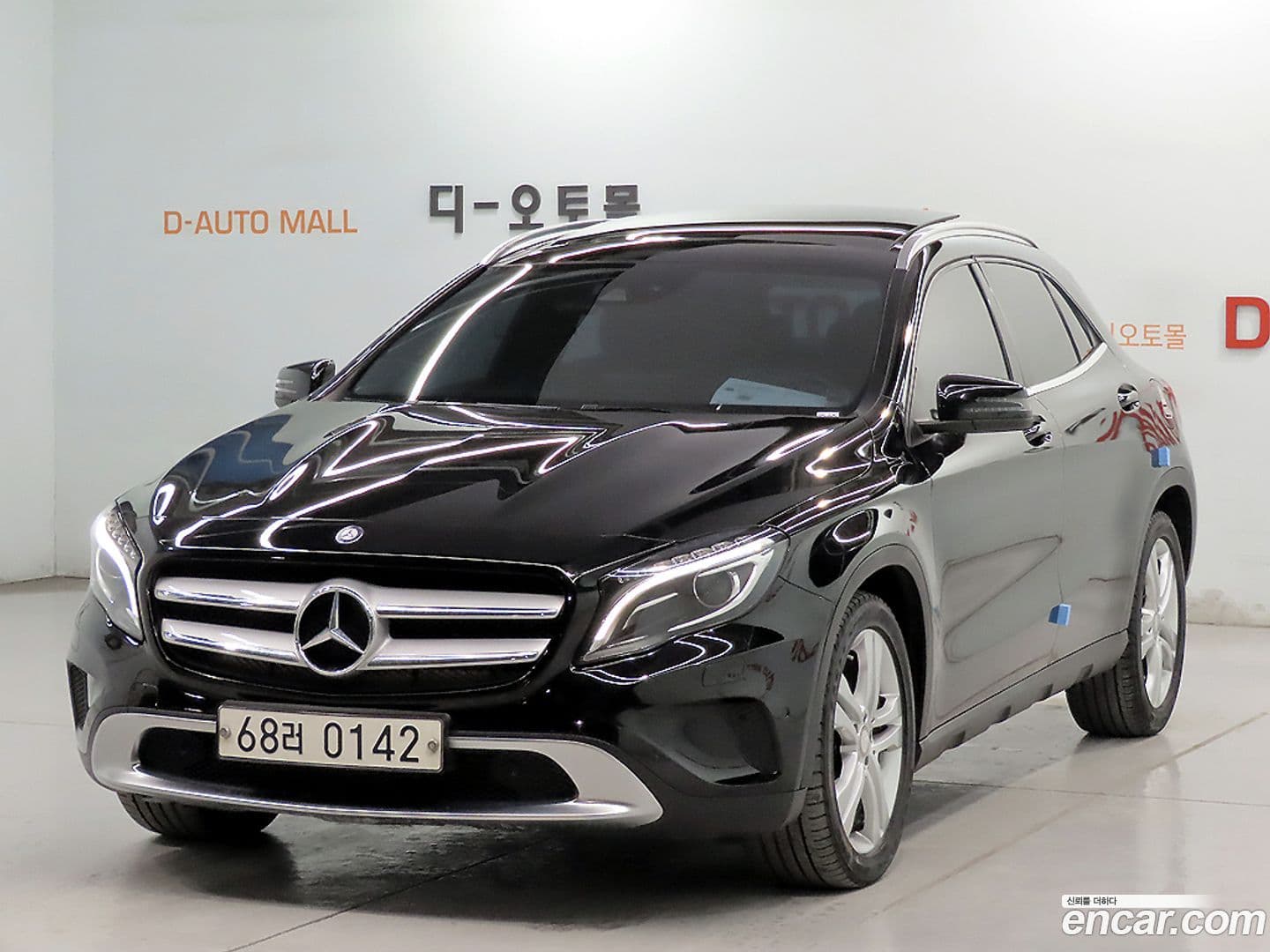 Main__Slider__Photo:GLA-Class Mercedes-Benz 2016.9-0