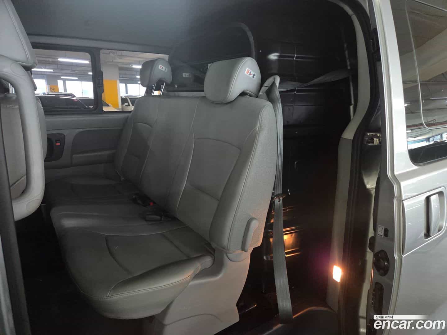 Starex Hyundai 2020.0-OPTION-018