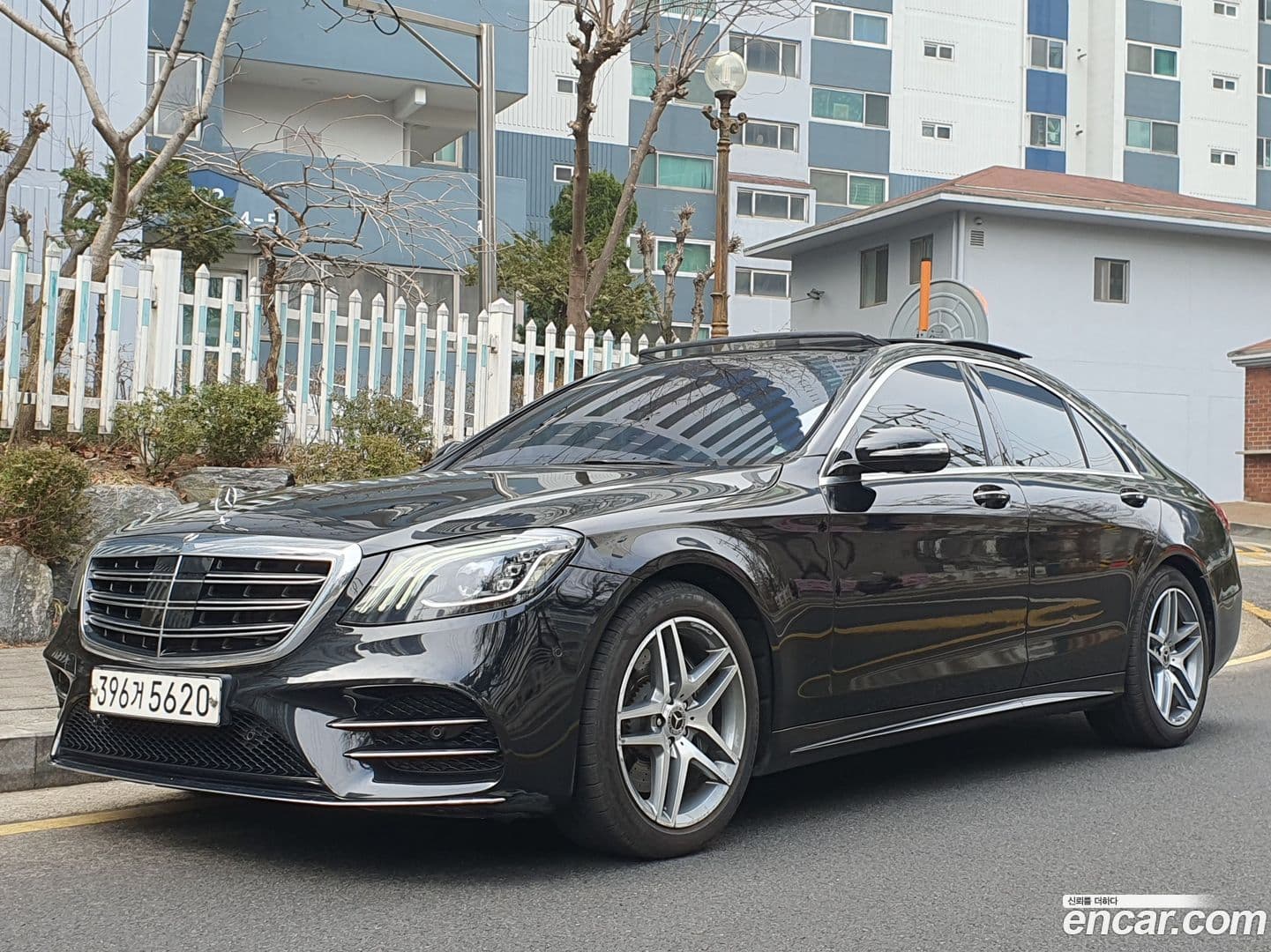 Main__Slider__Photo:S-Class Mercedes-Benz 2020.9-0