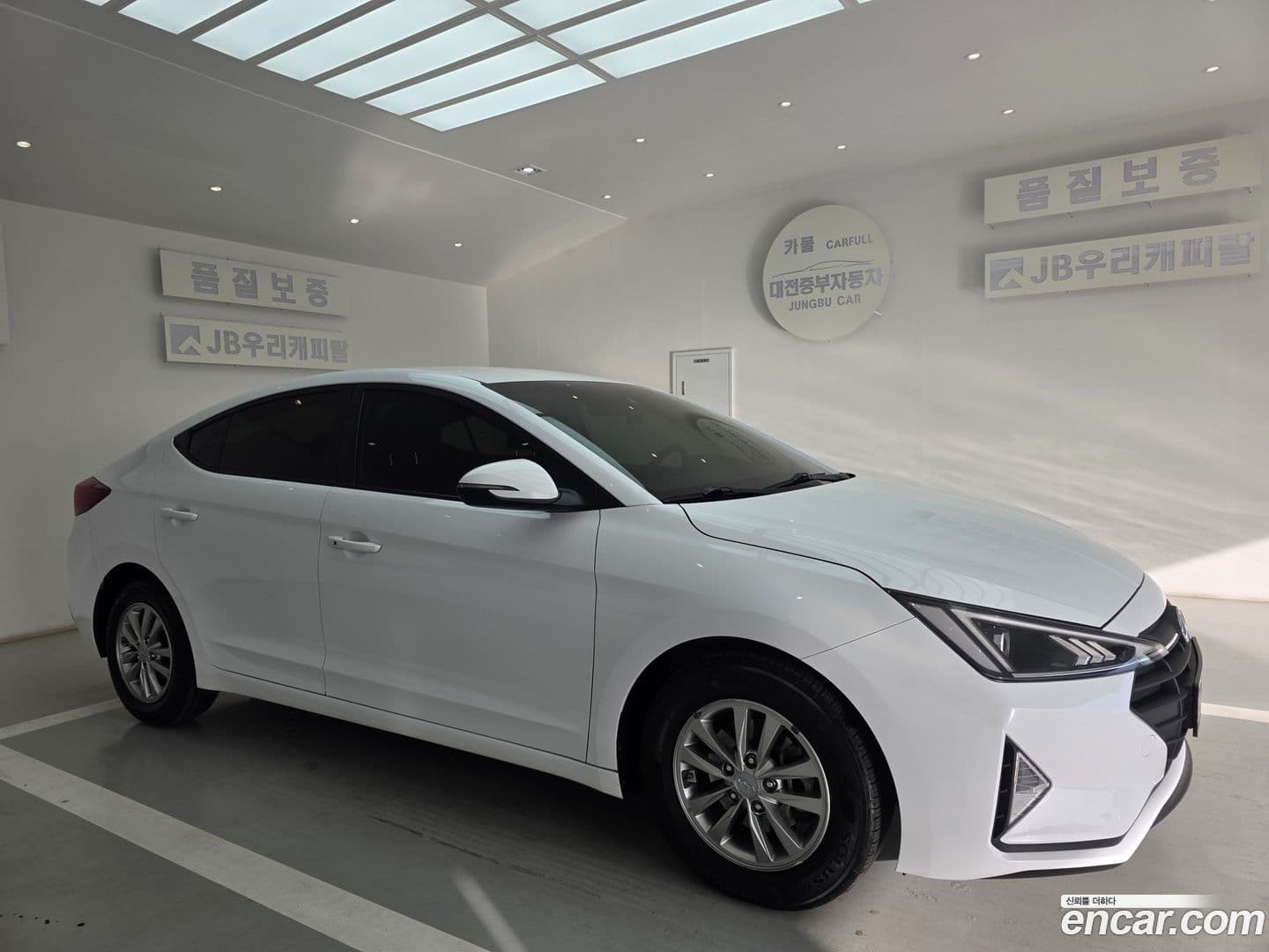 Main__Slider__Photo:AVANTE Hyundai 2019.3-0