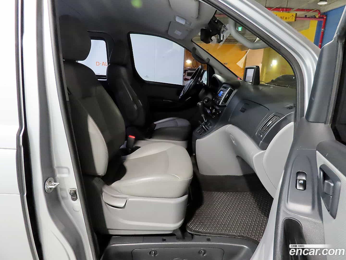 Starex Hyundai 2018.8-OPTION-015