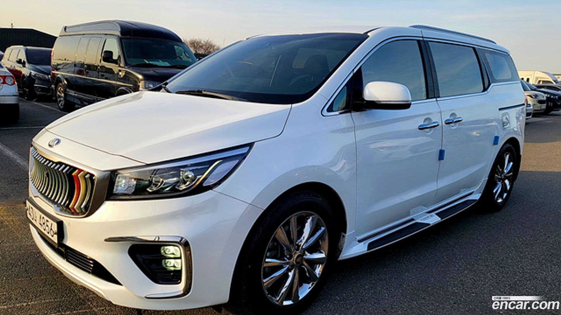Main__Slider__Photo:Canival Kia 2018.9-0