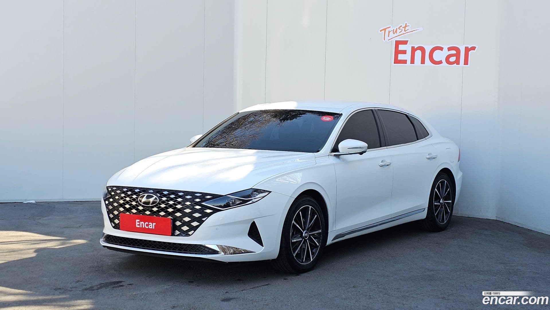 Main__Slider__Photo:Grandeur Hyundai 2021.0-0