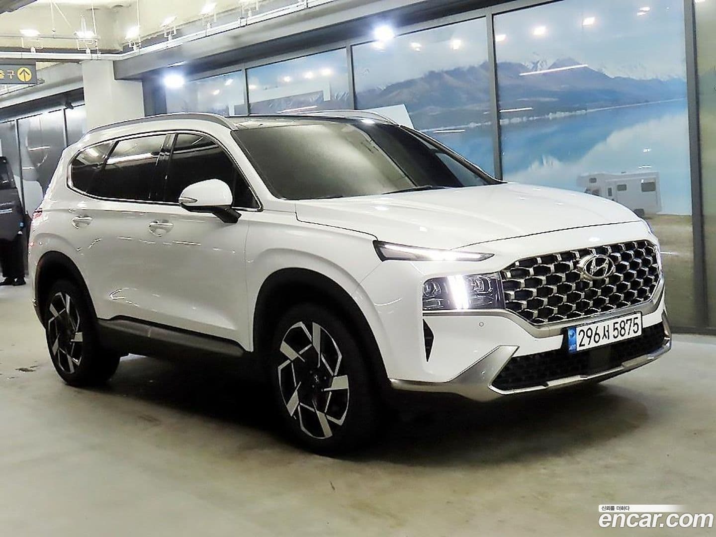Main__Slider__Photo:Santafe Hyundai 2022.9-0
