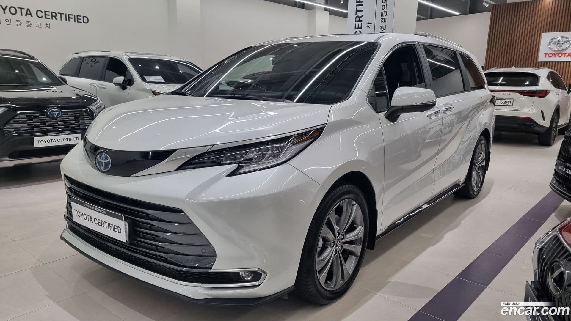 Main__Slider__Photo:Sienna Toyota 2025.2-0