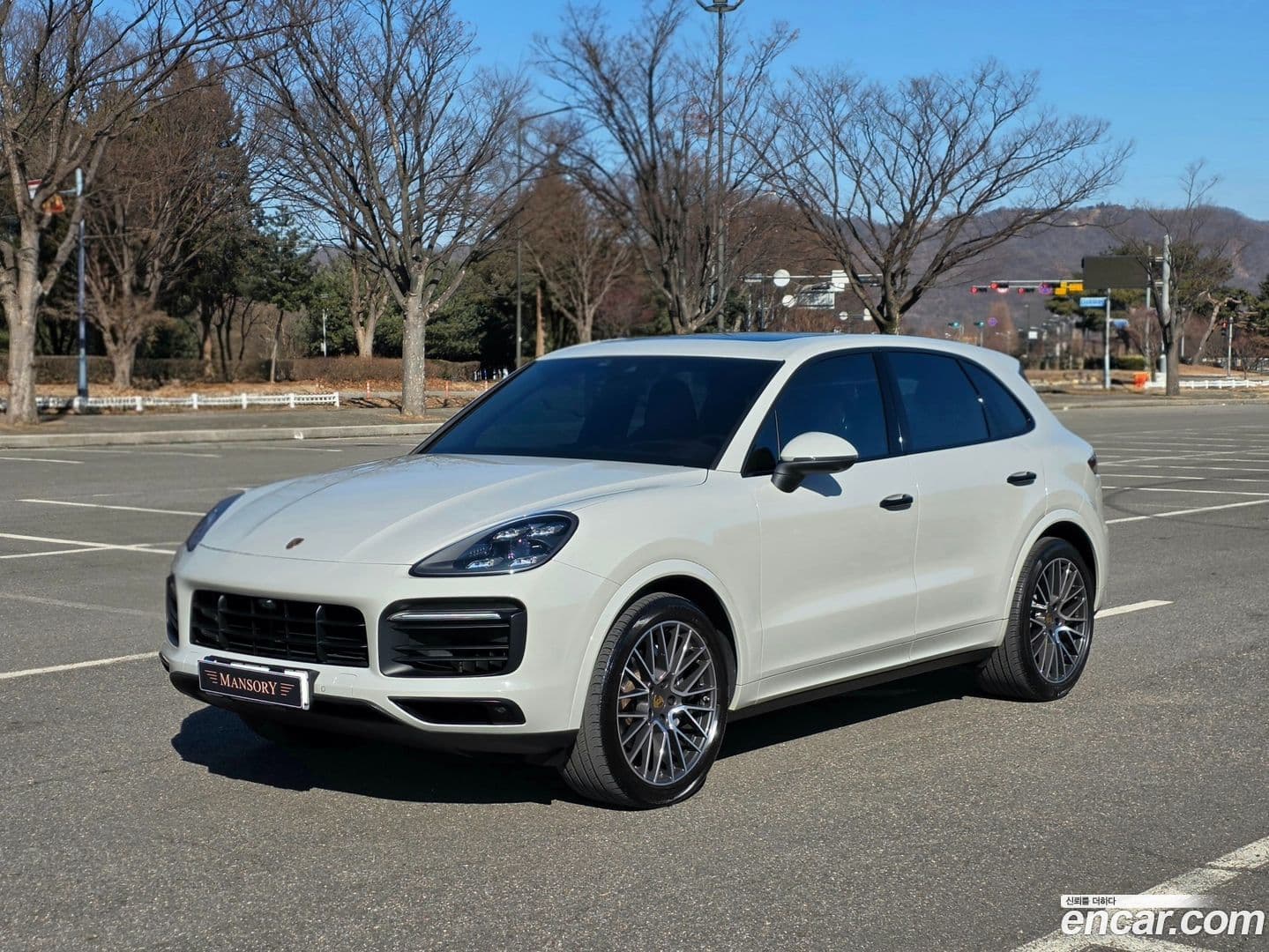 Main__Slider__Photo:Cayenne Porsche 2021.3-0