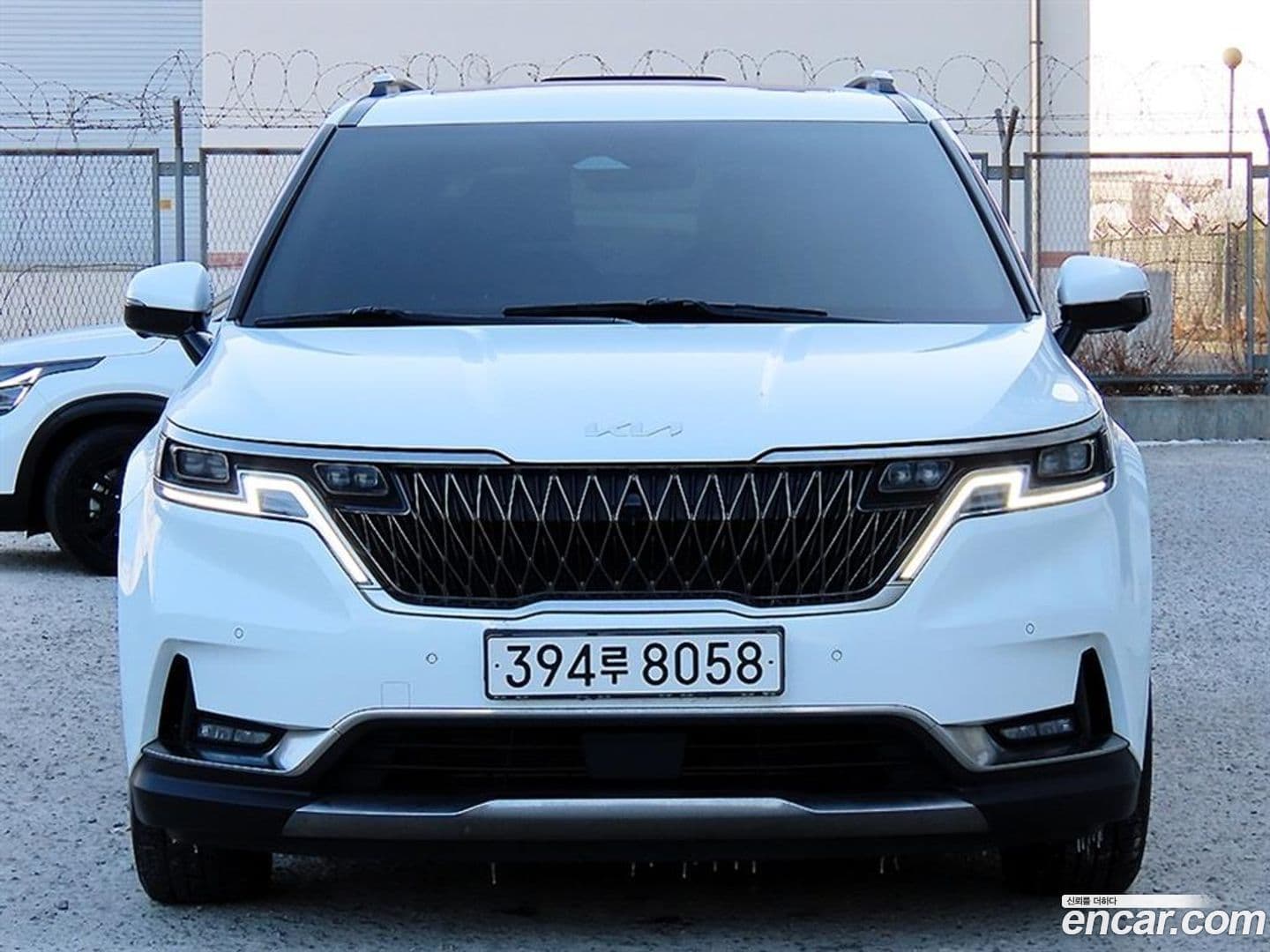 Main__Slider__Photo:Canival Kia 2023.1-0