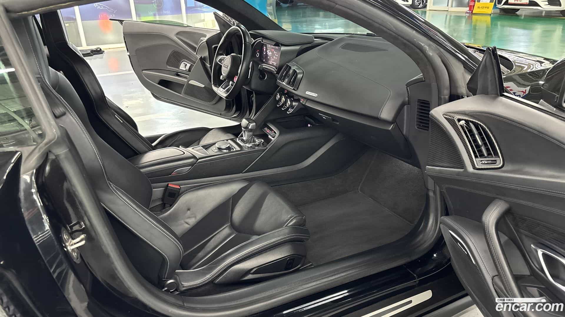R8 Audi 2017.11-OPTION-015