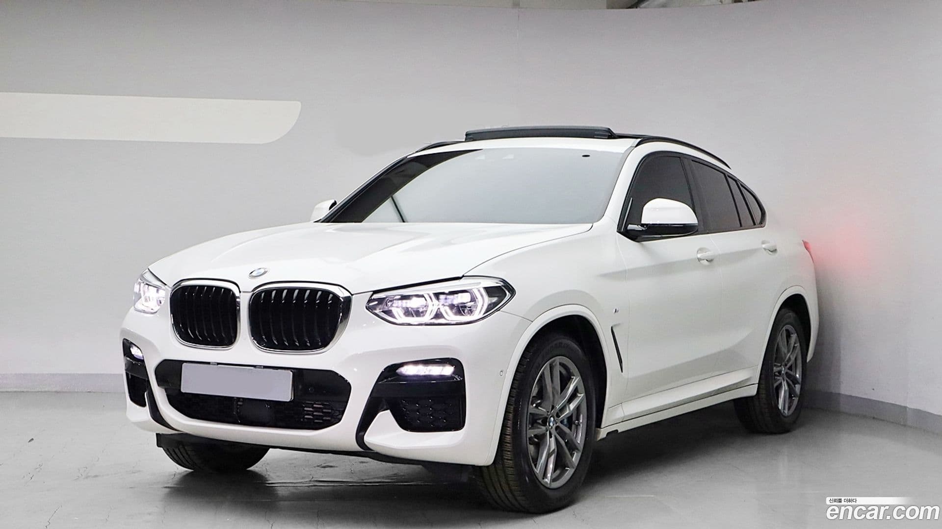 Main__Slider__Photo:X4 BMW 2020.5-0