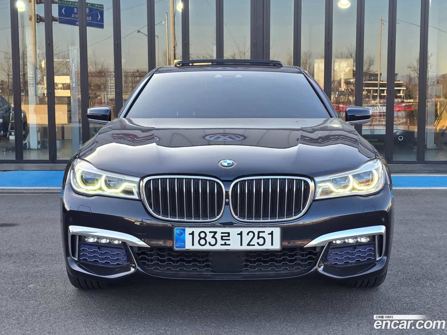 7-Series BMW 2017.7-OUTER-003