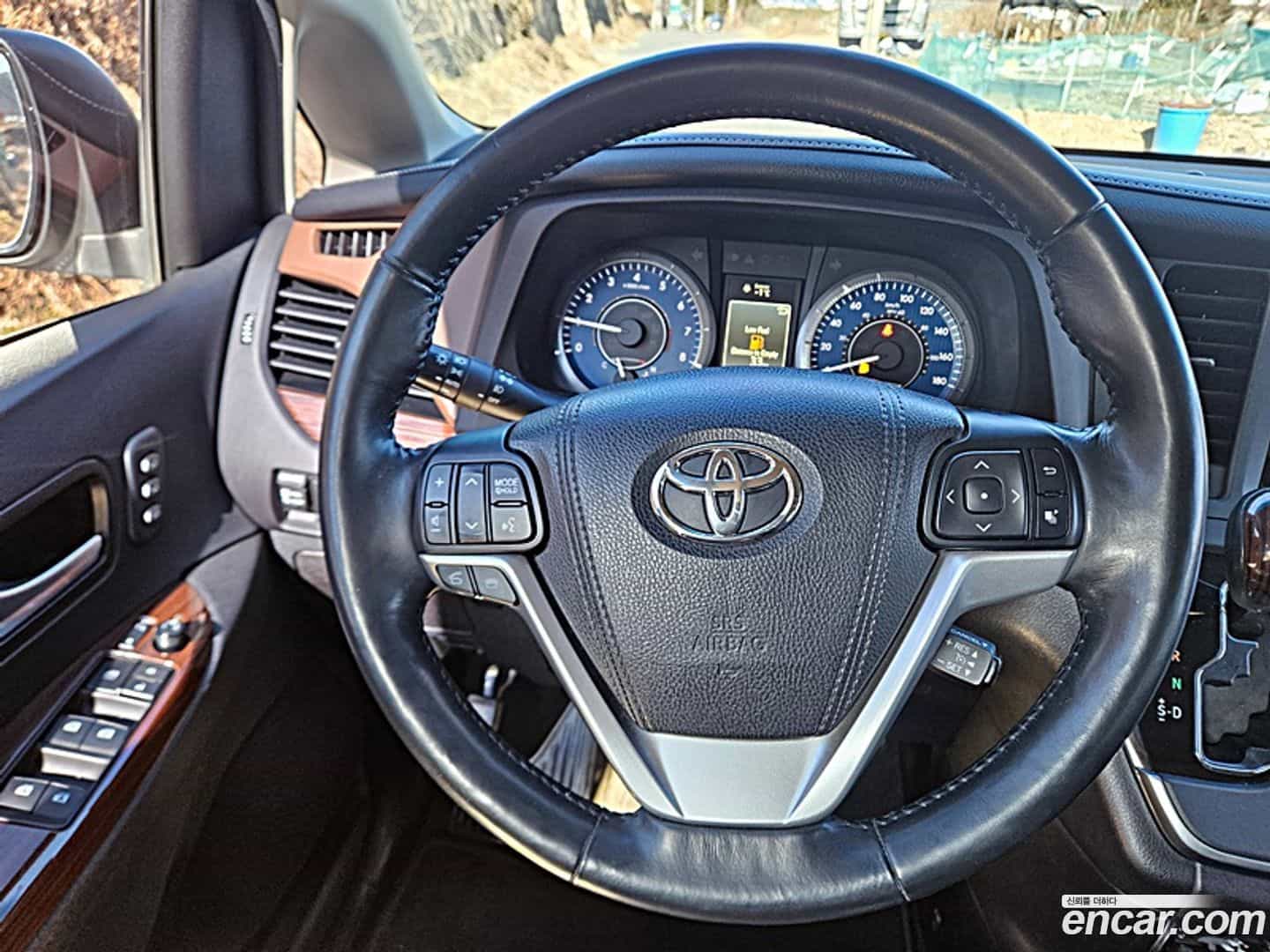 Sienna Toyota 2017.11-INNER-010