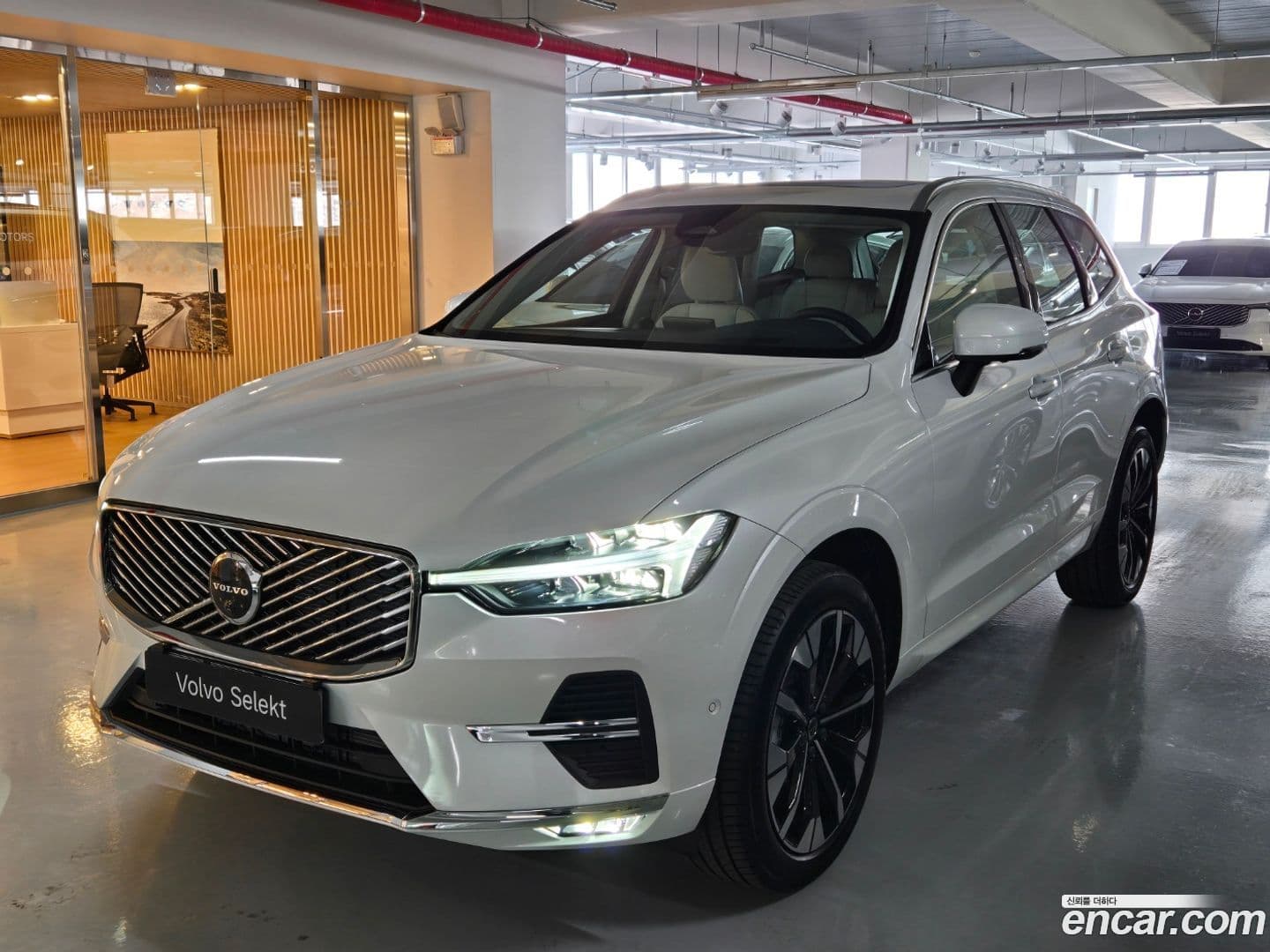 Main__Slider__Photo:XC60 Volvo 2025.9-0