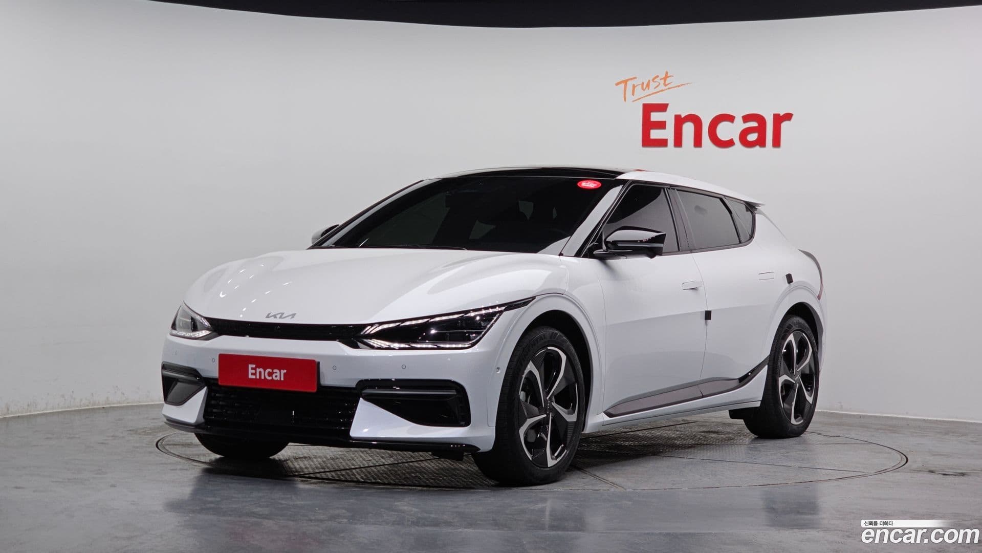 Main__Slider__Photo:EV6 Kia 2022.3-0