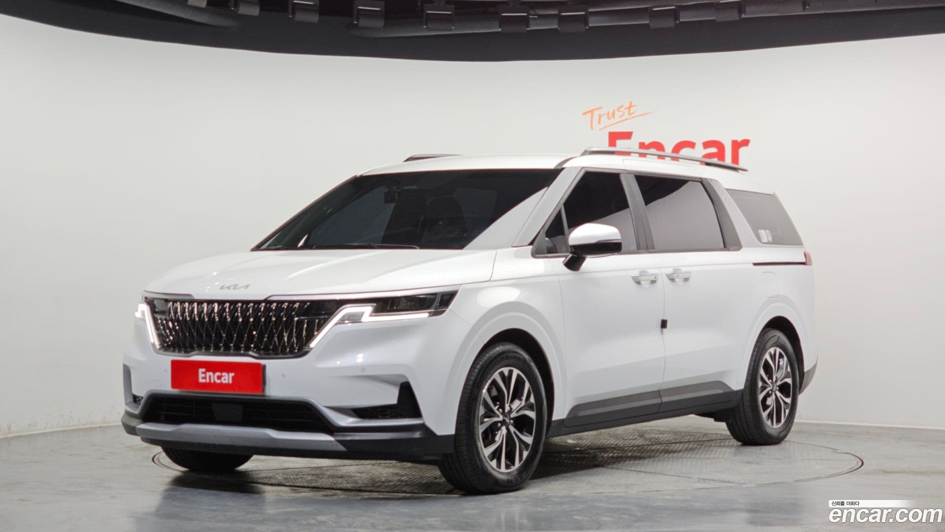 Main__Slider__Photo:Canival Kia 2023.10-0