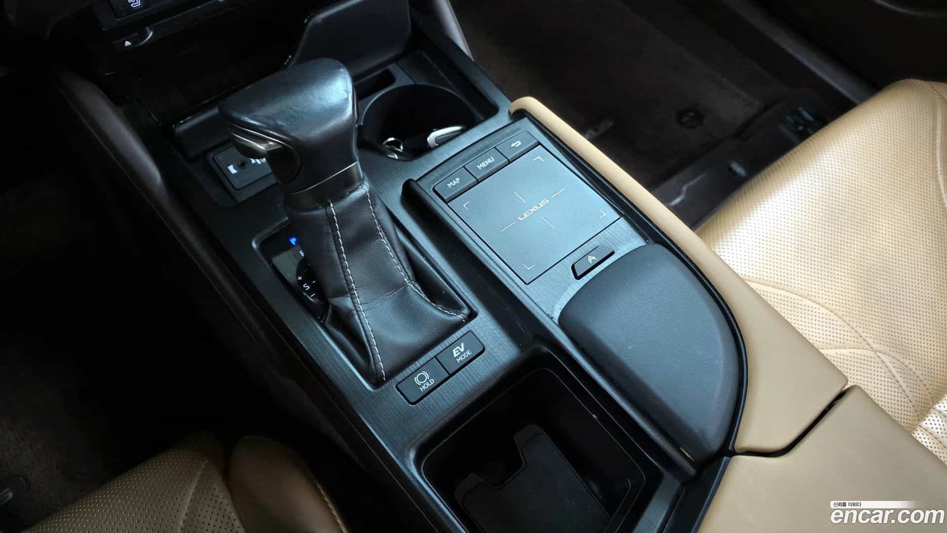 ES Lexus 2018.10-INNER-009