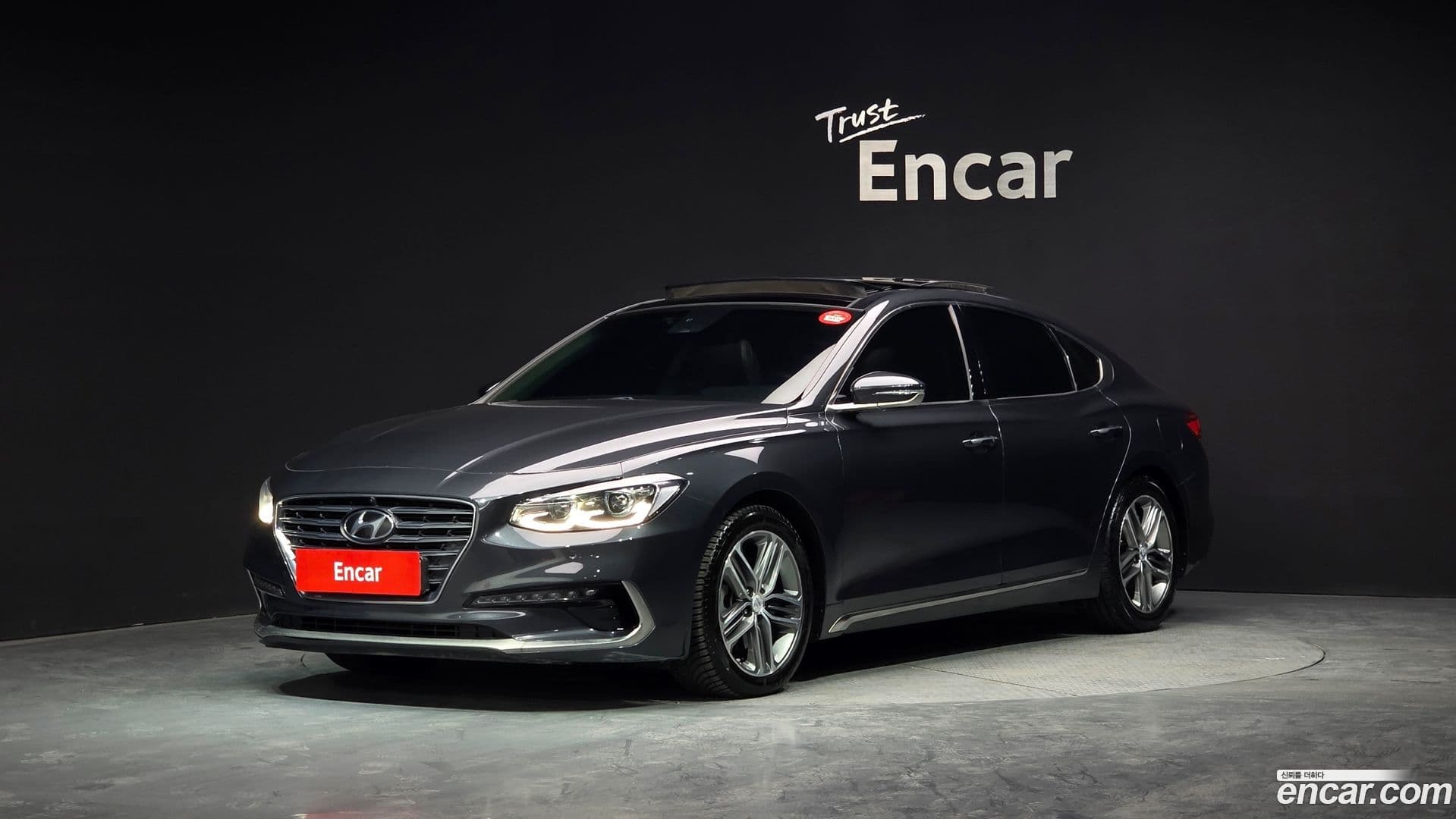 Main__Slider__Photo:Grandeur Hyundai 2018.4-0