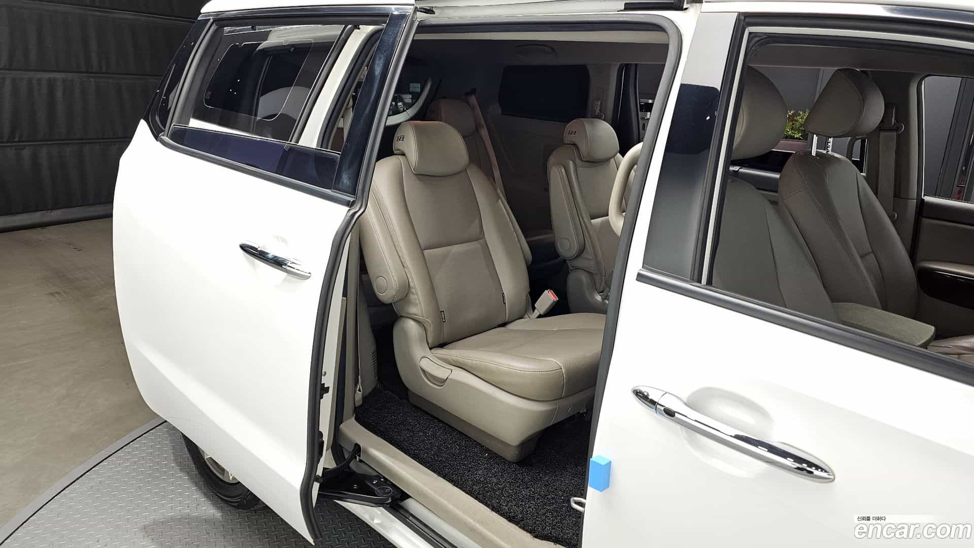 Canival Kia 2016.9-OPTION-016